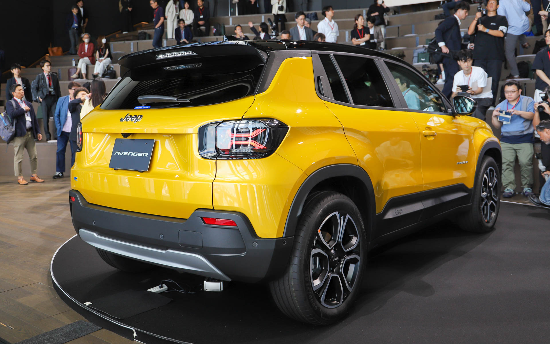 新型「アベンジャー ローンチエディション」