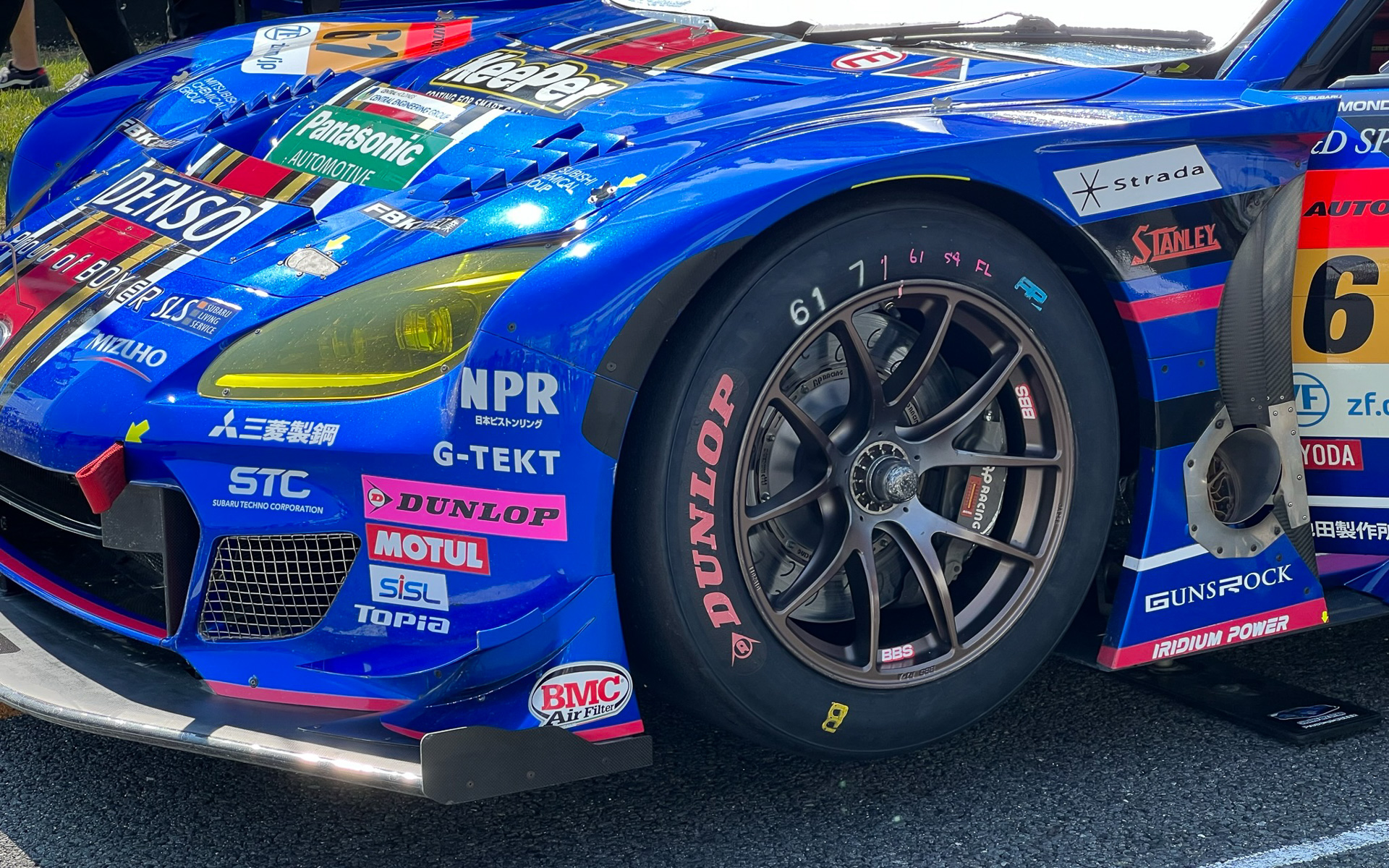 SUPER GTのGT300クラスに参戦しているSUBARU BRZ R&D SPORTのタイヤ（写真は2022年のもの）