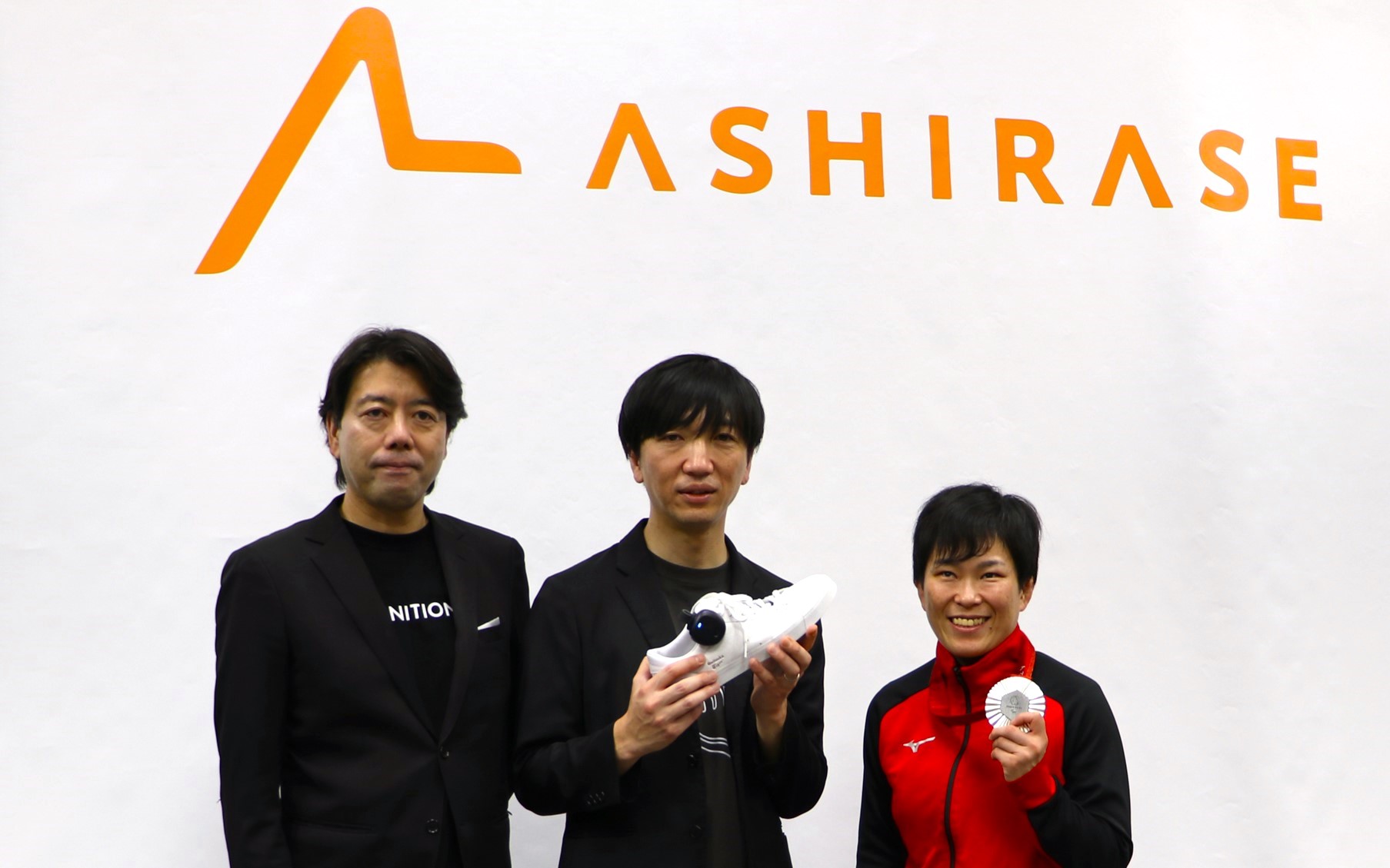 左から本田技研工業株式会社 IGNITIONプログラム統括 中原大輔氏、株式会社Ashirase代表取締役CEO 千野歩氏、柔道パリ・パラリンピック銀メダリスト 半谷静香選手
