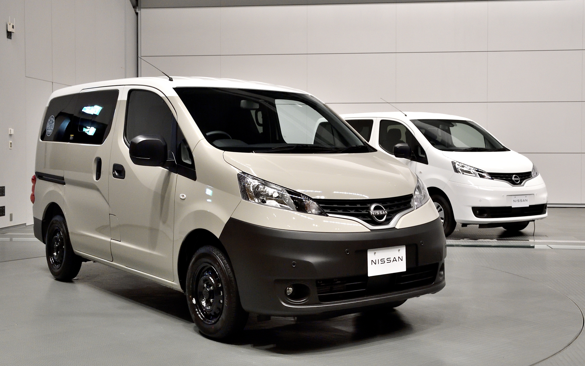 新型「NV200バネット MYROOM（マイルーム）」