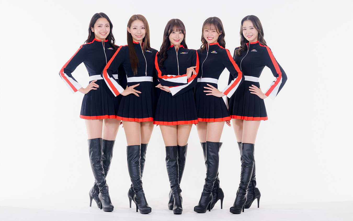 東京オートサロン2025のイメージガール“A-class”左から石垣果蓮さん、うららさん、佐々木美乃里さん、橘香恋さん、森谷花香さん