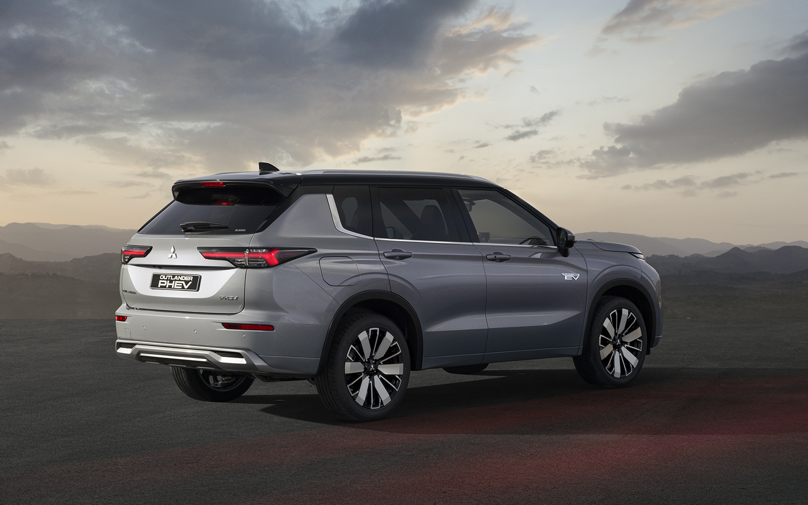 「アウトランダーPHEV」大幅改良モデル（欧州仕様）