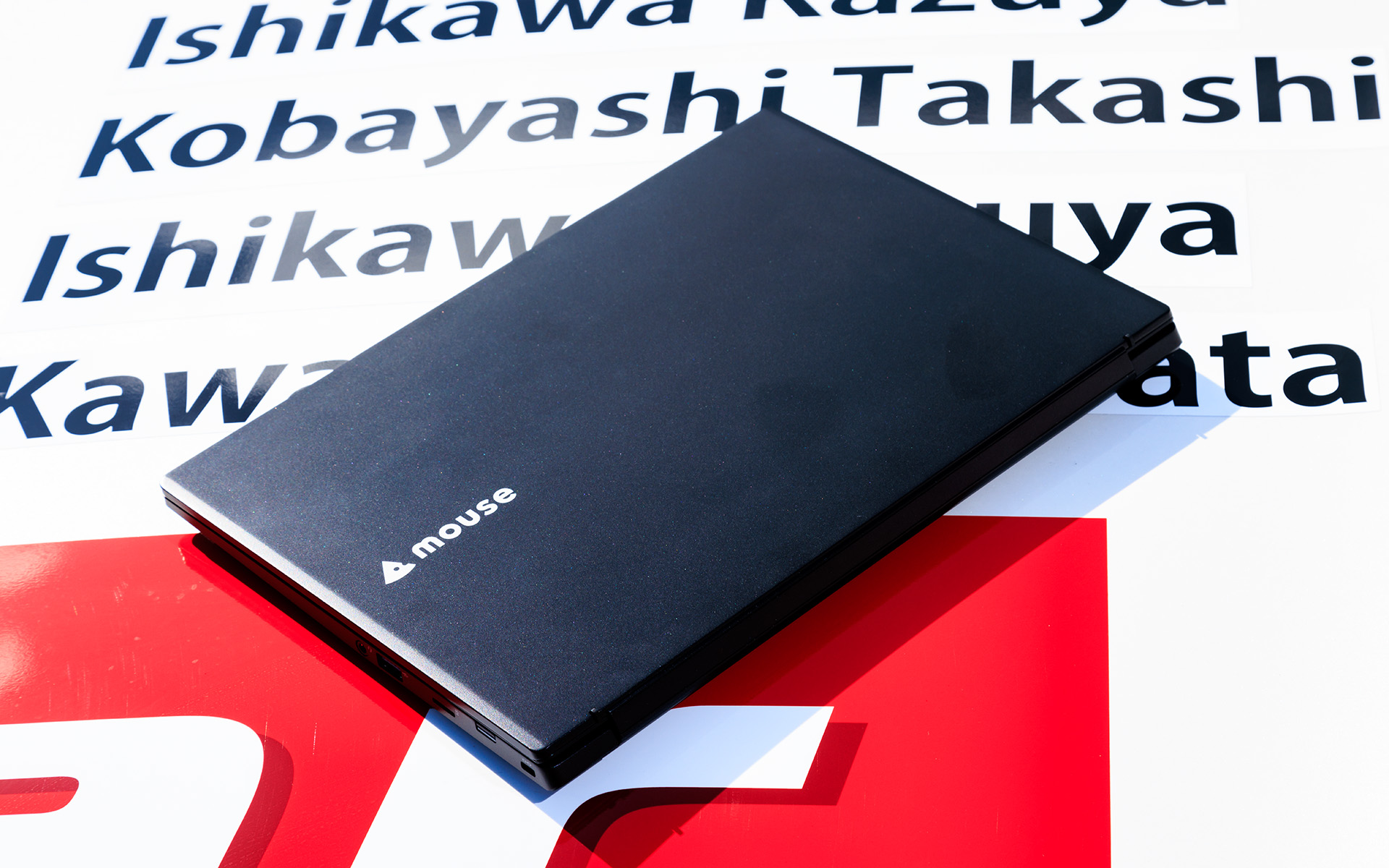 メディア4耐を共に戦った<a href="https://www.mouse-jp.co.jp/store/g/gmpro-g4i7u01bkdbaw101dec/?adid=pa_carwt_2410_car_mpro&utm_source=carwt&utm_medium=content-text&utm_campaign=2410_car_mpro&utm_content=pr" class="n" target="_blank">MousePro G4-I7U01BK-D</a>とマツダロードスター