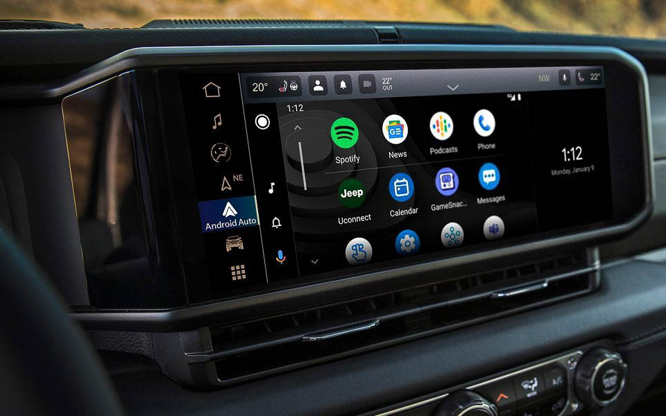 オーディオナビゲーションシステム（Uconnect）12.3インチタッチパネルモニターはApple CarPlay、Android Autoに対応