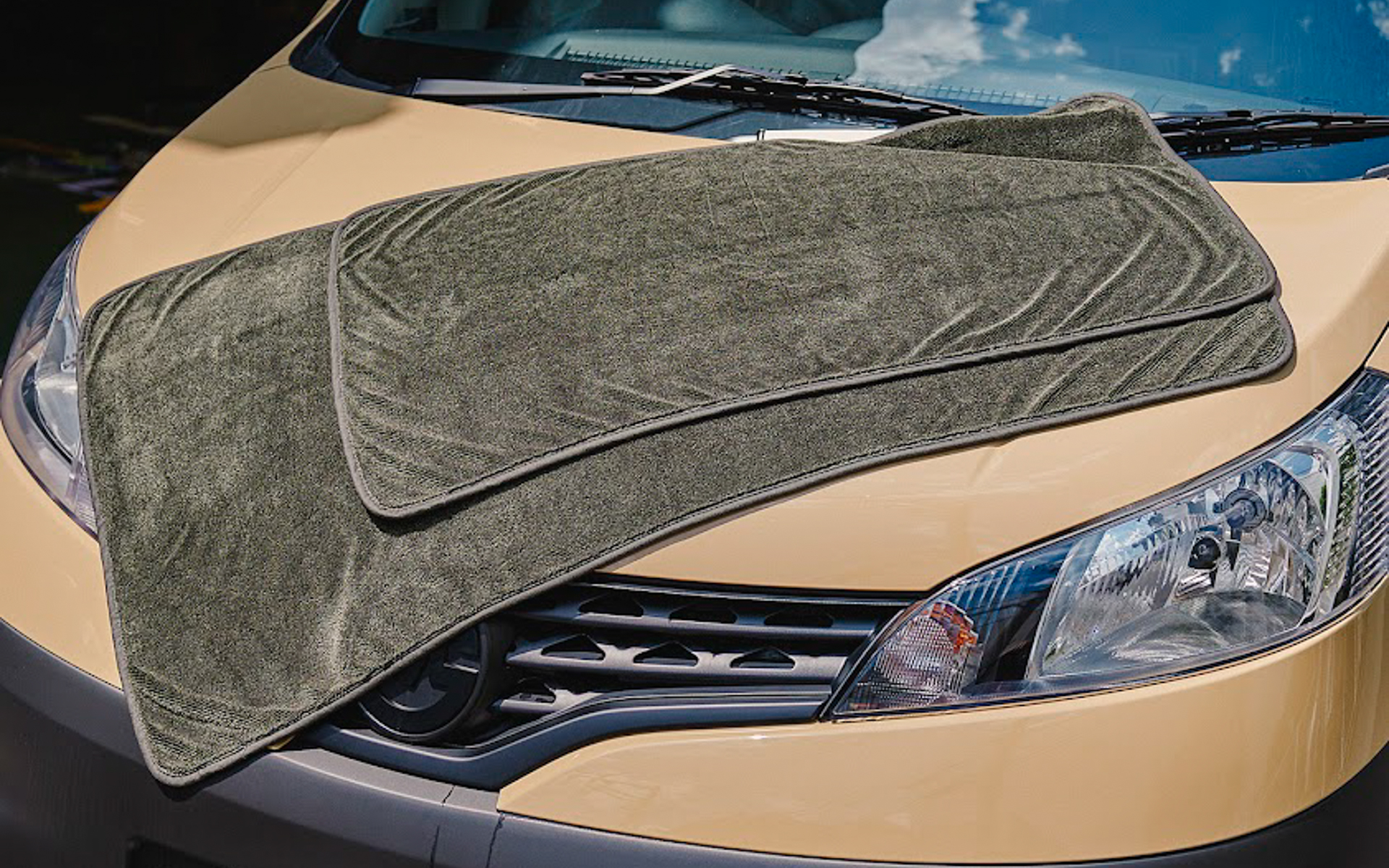 超吸水マイクロファイバー 拭き上げタオル（中判：1850円／大判：2250円）