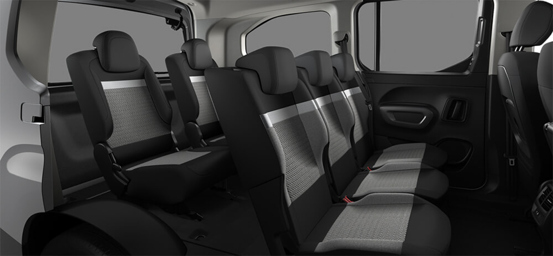 新型ベルランゴのインテリア