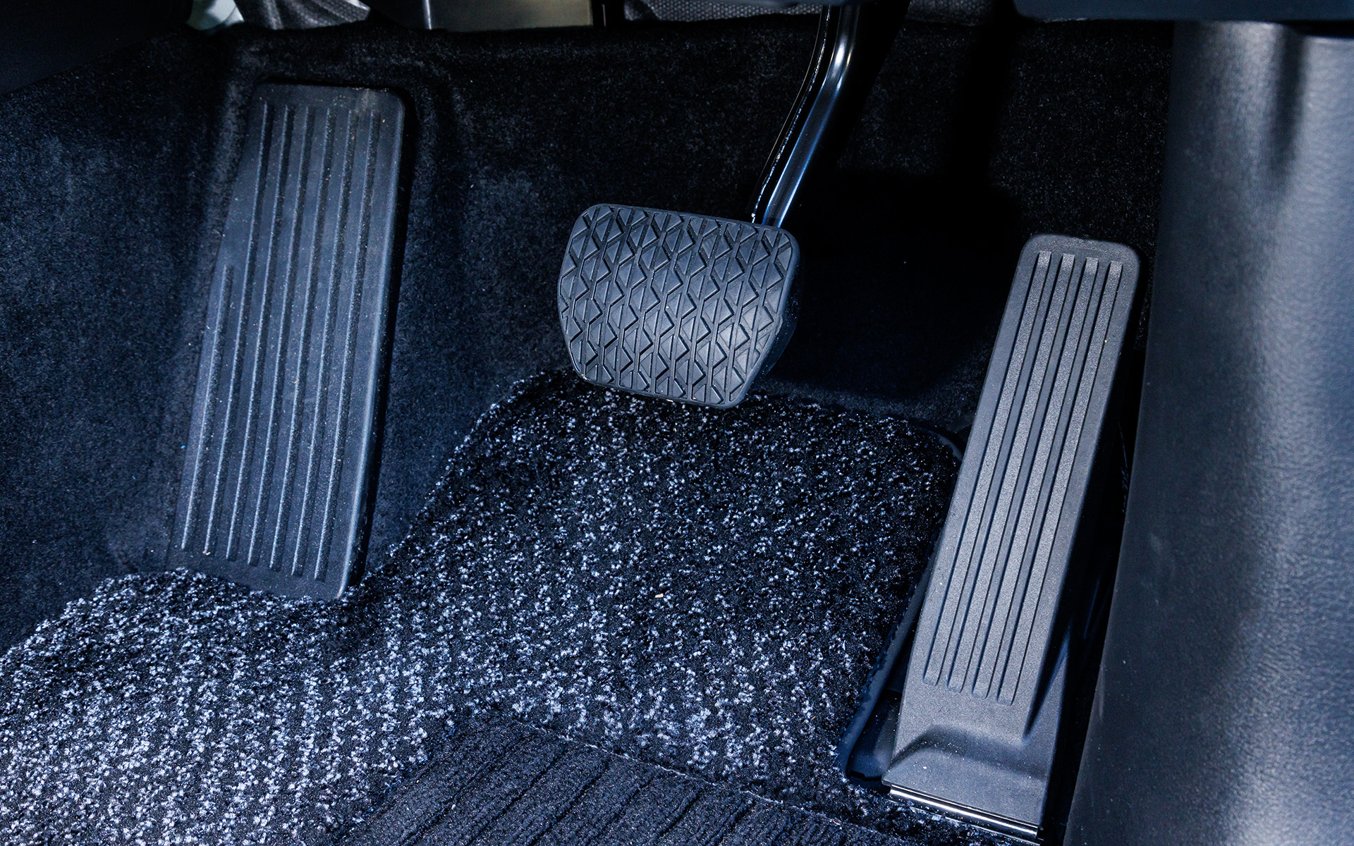 CX-80のアクセルペダルはオルガンタイプ