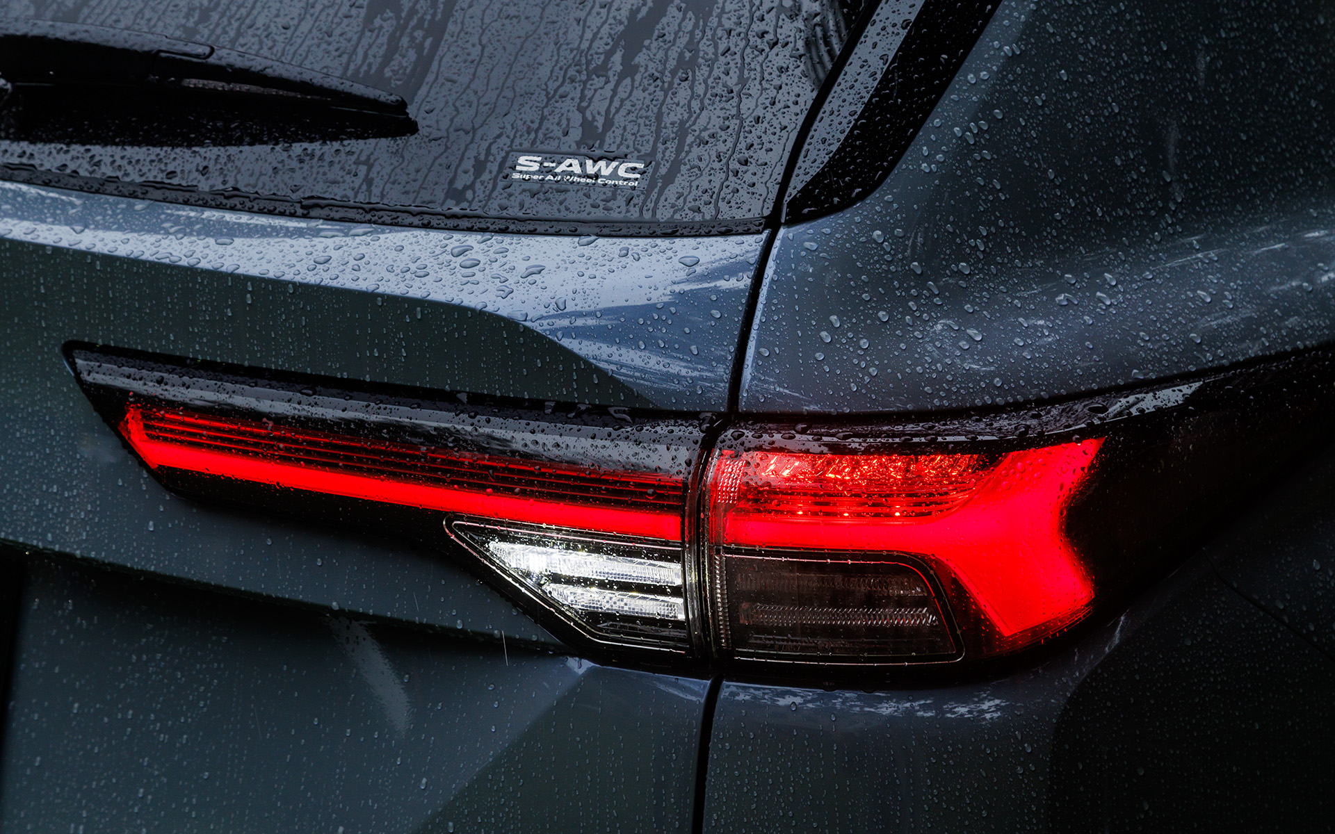 リアコンビランプはデザインを一新