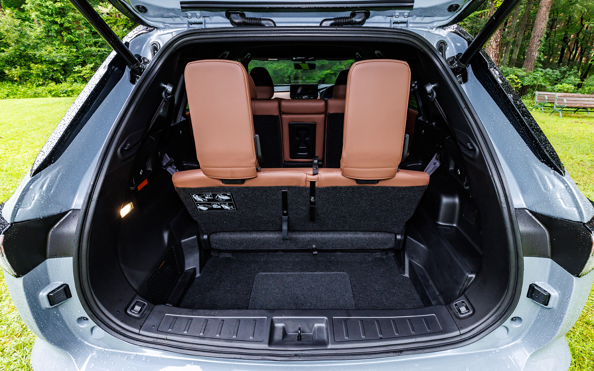 フル乗車時でも若干の積載スペースがある