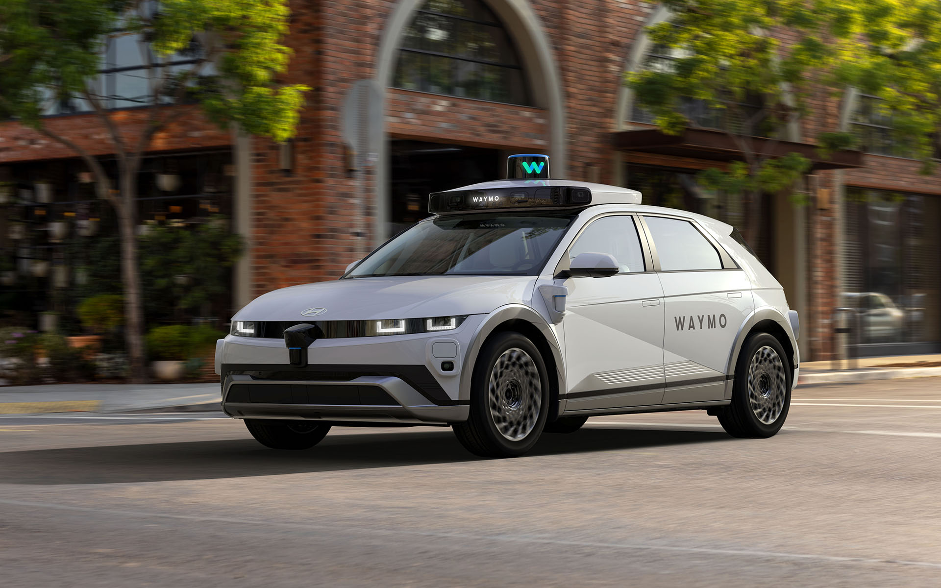 「IONIQ 5」ベースの自動運転タクシー「Waymo One」