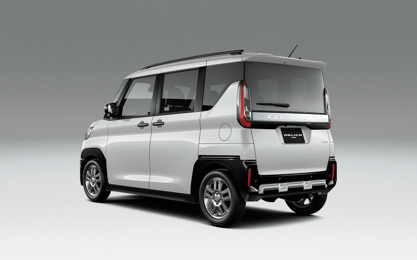 WHITEパッケージ装着車