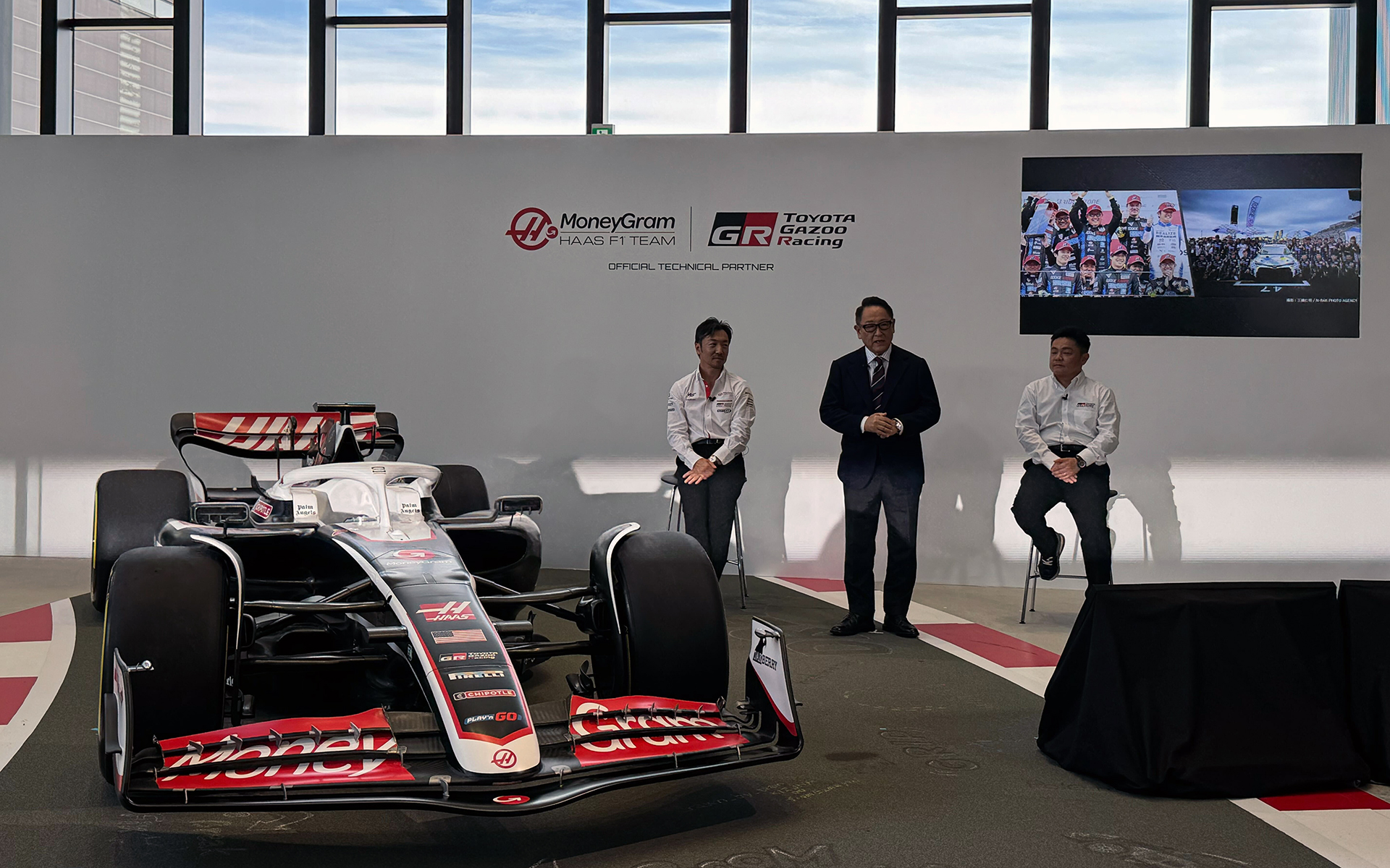 提携記者会見での思いを語る豊田章男会長