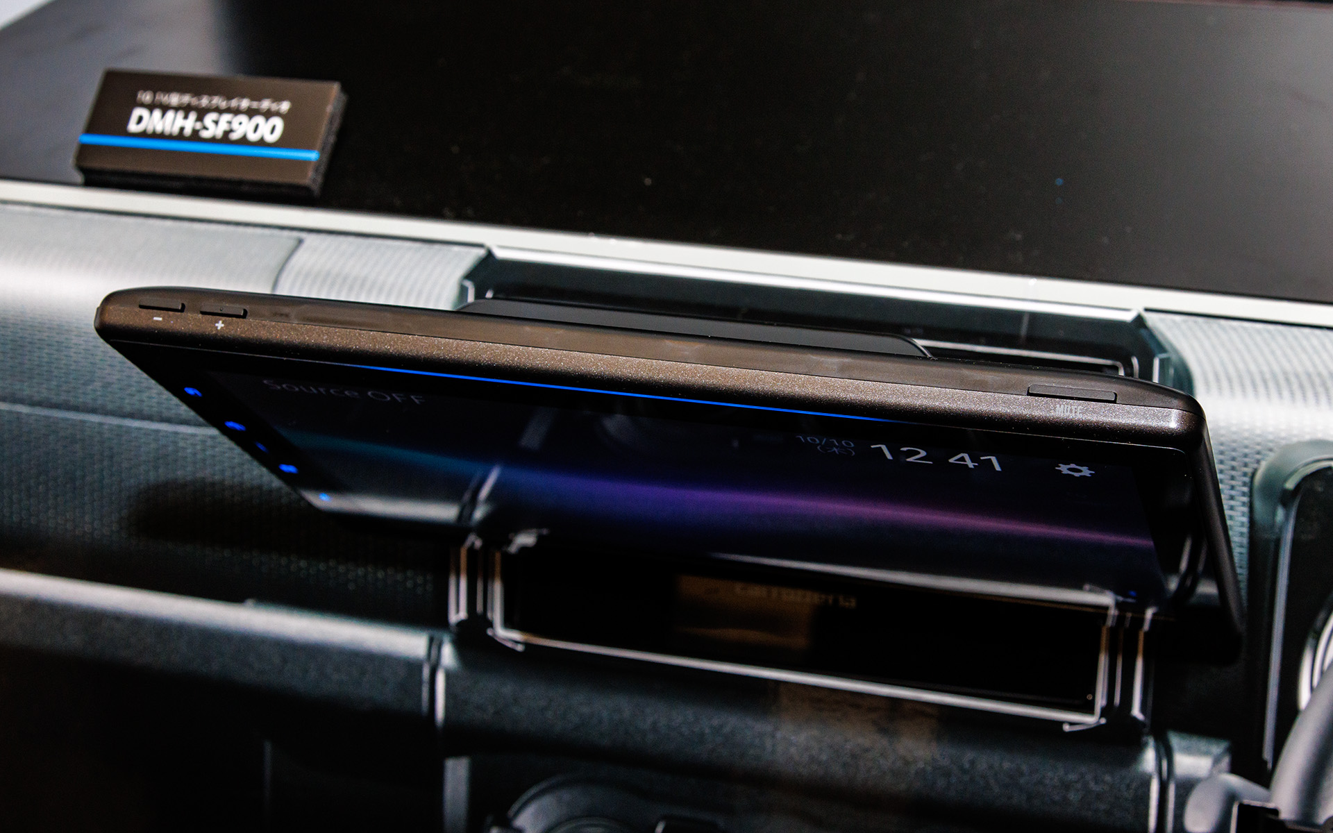 使用頻度の高い音量とミュートは画面上に専用ハードキーを配置