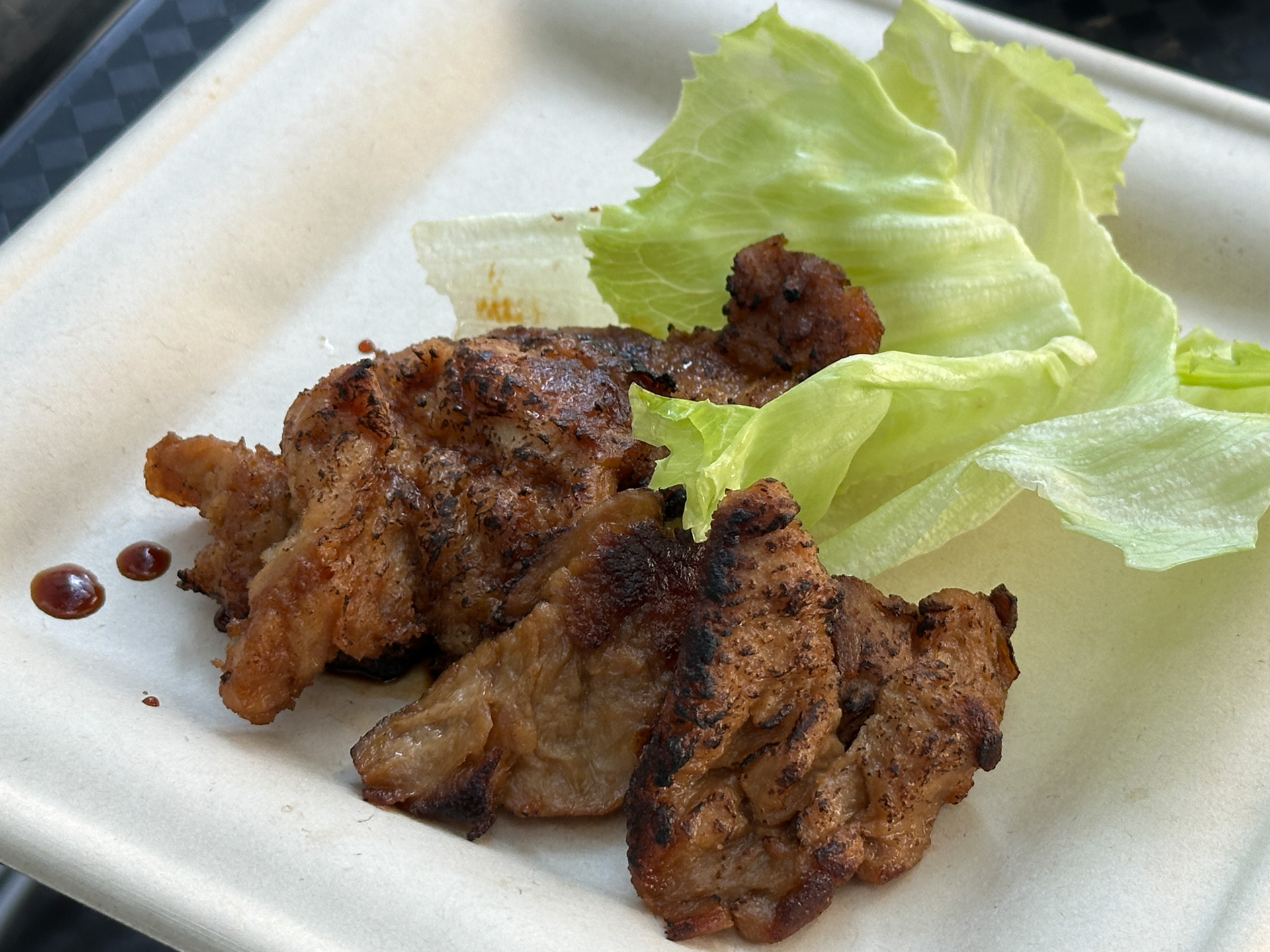 屋外のキッチンカーではGXに取り組むフードを食べられる