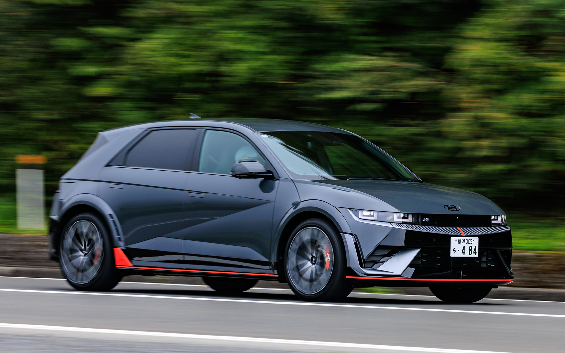 アイオニック 5 Nは強力なストッピングパワーも備えている