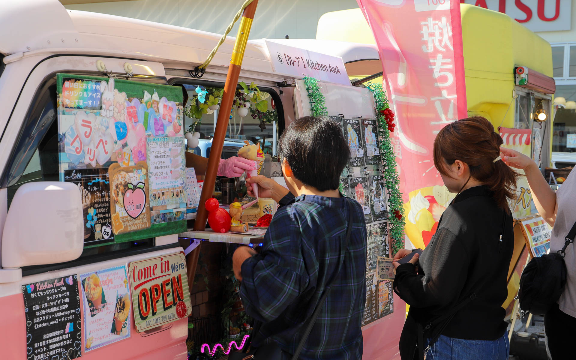 キッチンカーも出店