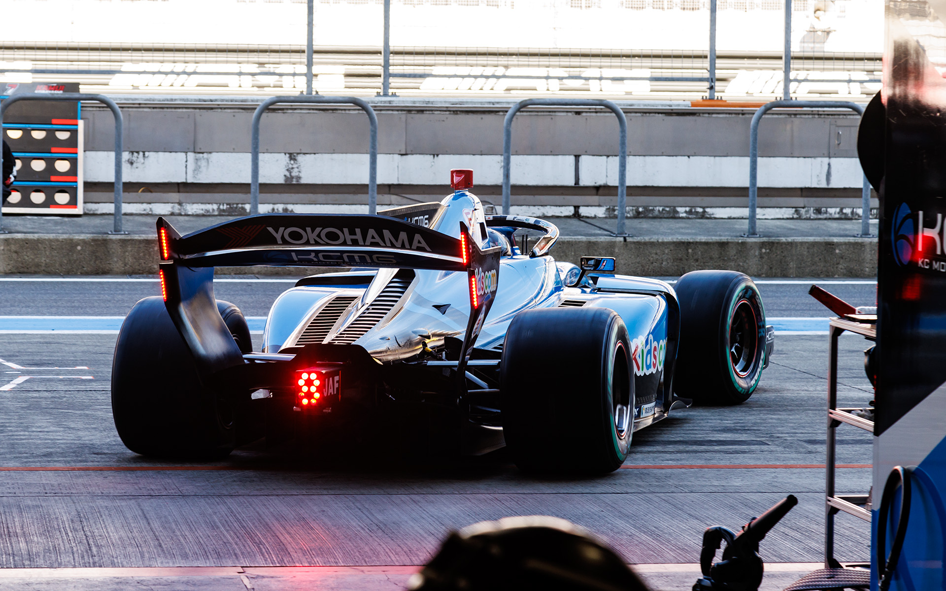 コースへと向かう