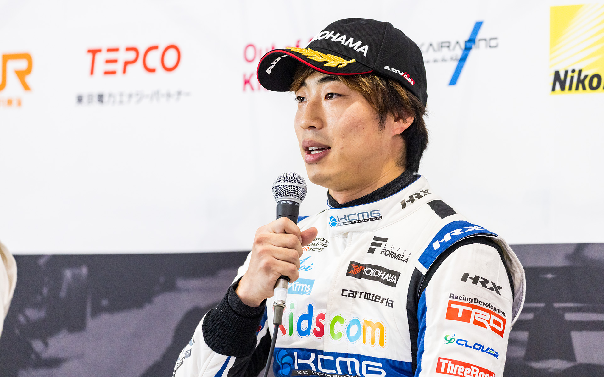 チームメイトの福住仁嶺選手はポールポジションを獲得