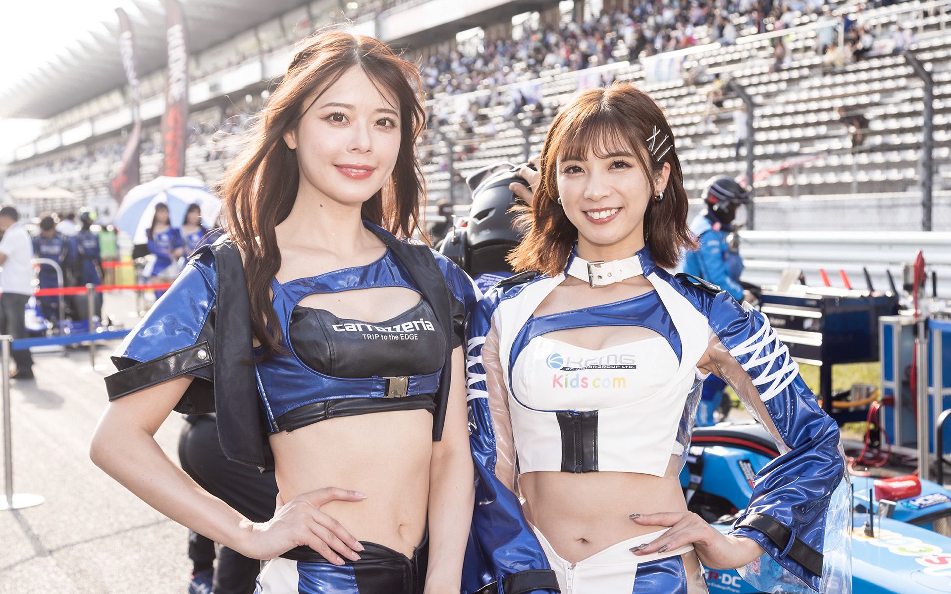 小林可夢偉選手が駆る7号車のレースクイーン