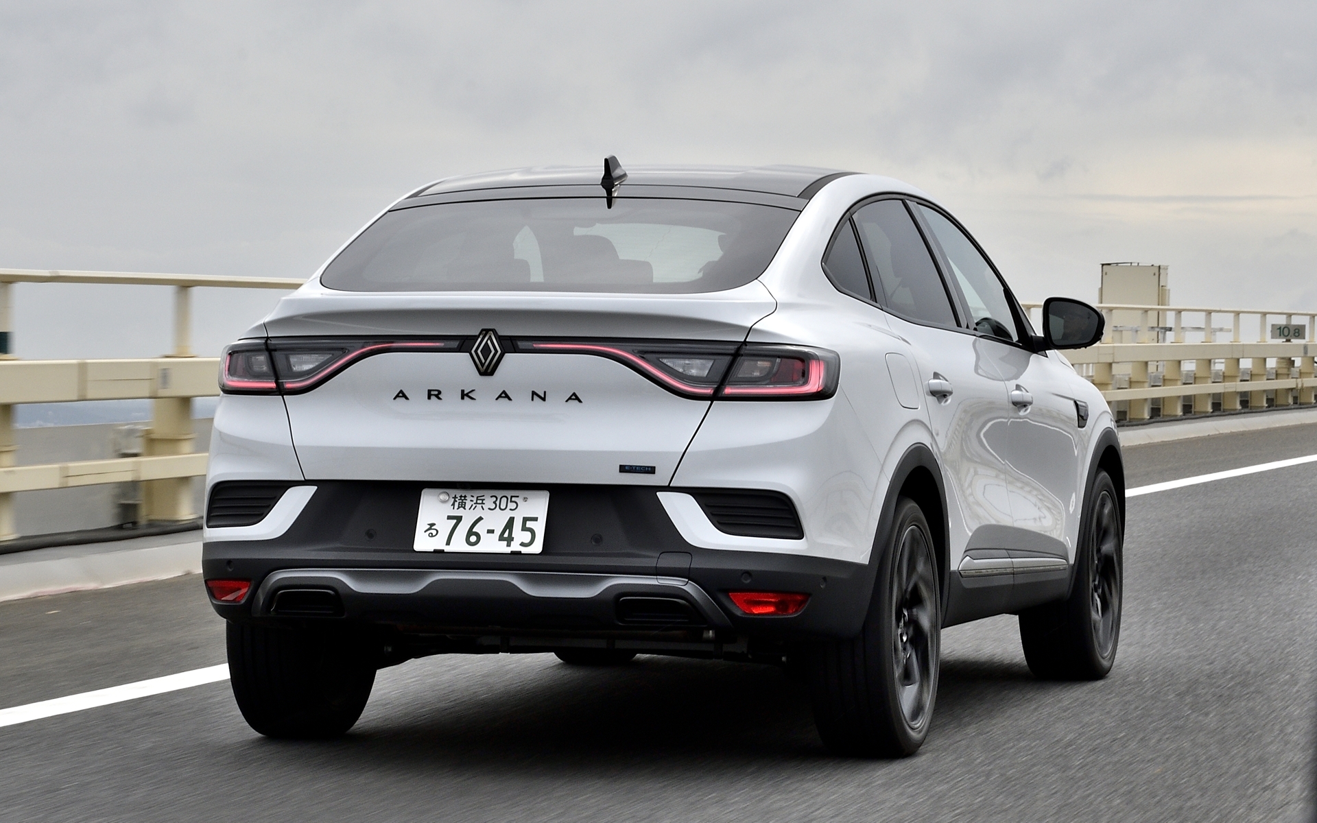 アルカナ エスプリ アルピーヌ E-TECH フルハイブリッド