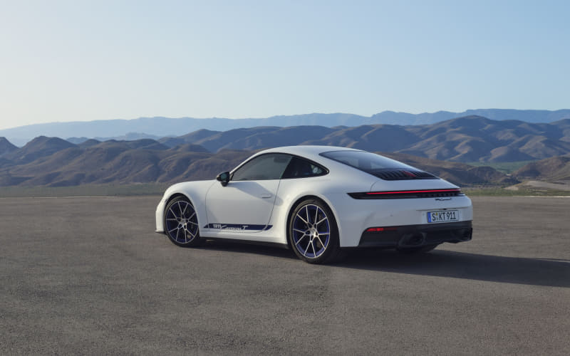 ポルシェ、6速MT専用モデル新型「911カレラT」予約受注開始