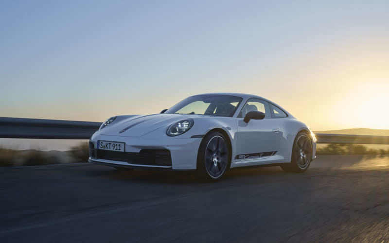 ポルシェ、6速MT専用モデル新型「911カレラT」予約受注開始 - Car Watch