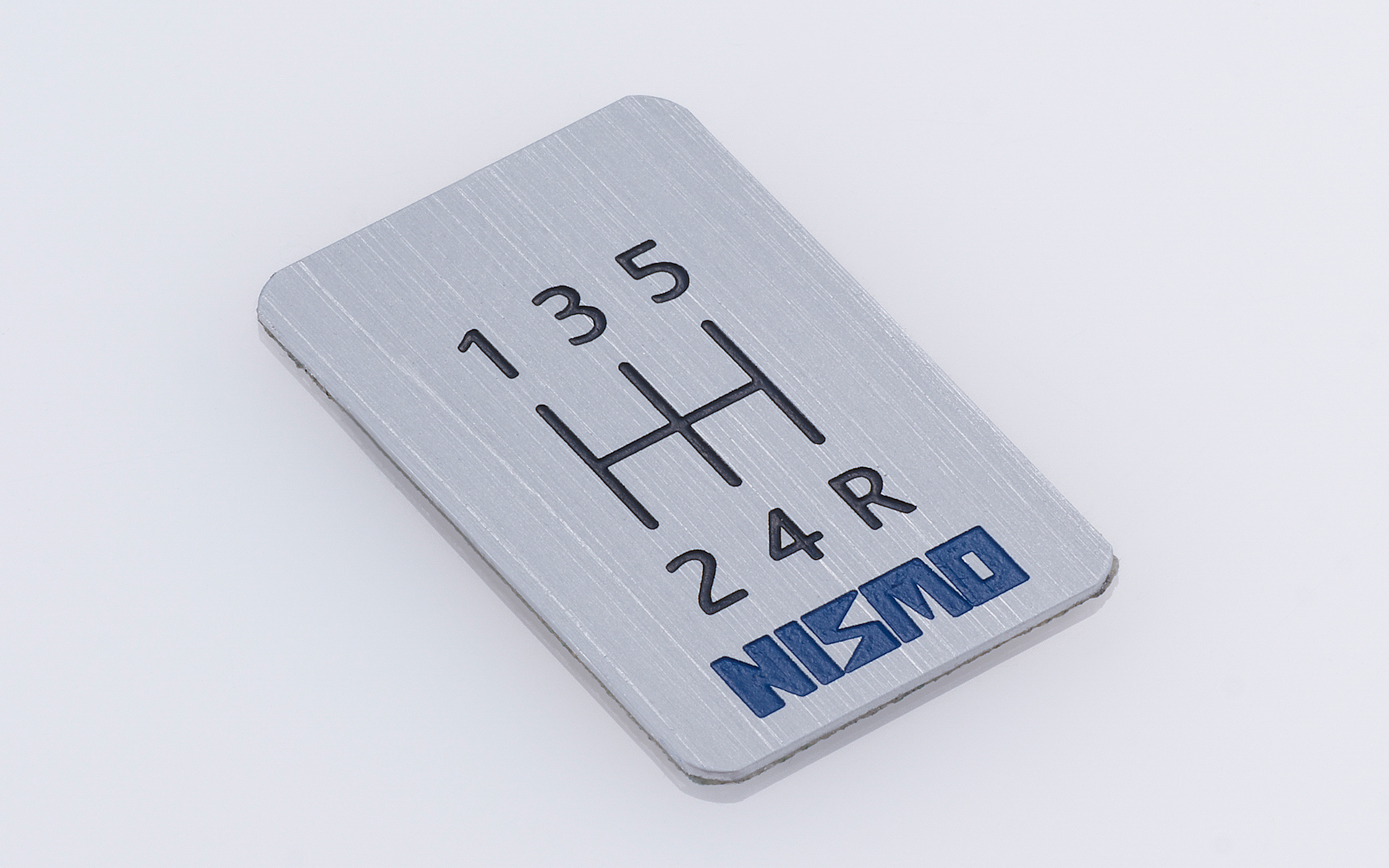 GTシフトノブ（チタン）にはシフトパターンプレートが付属