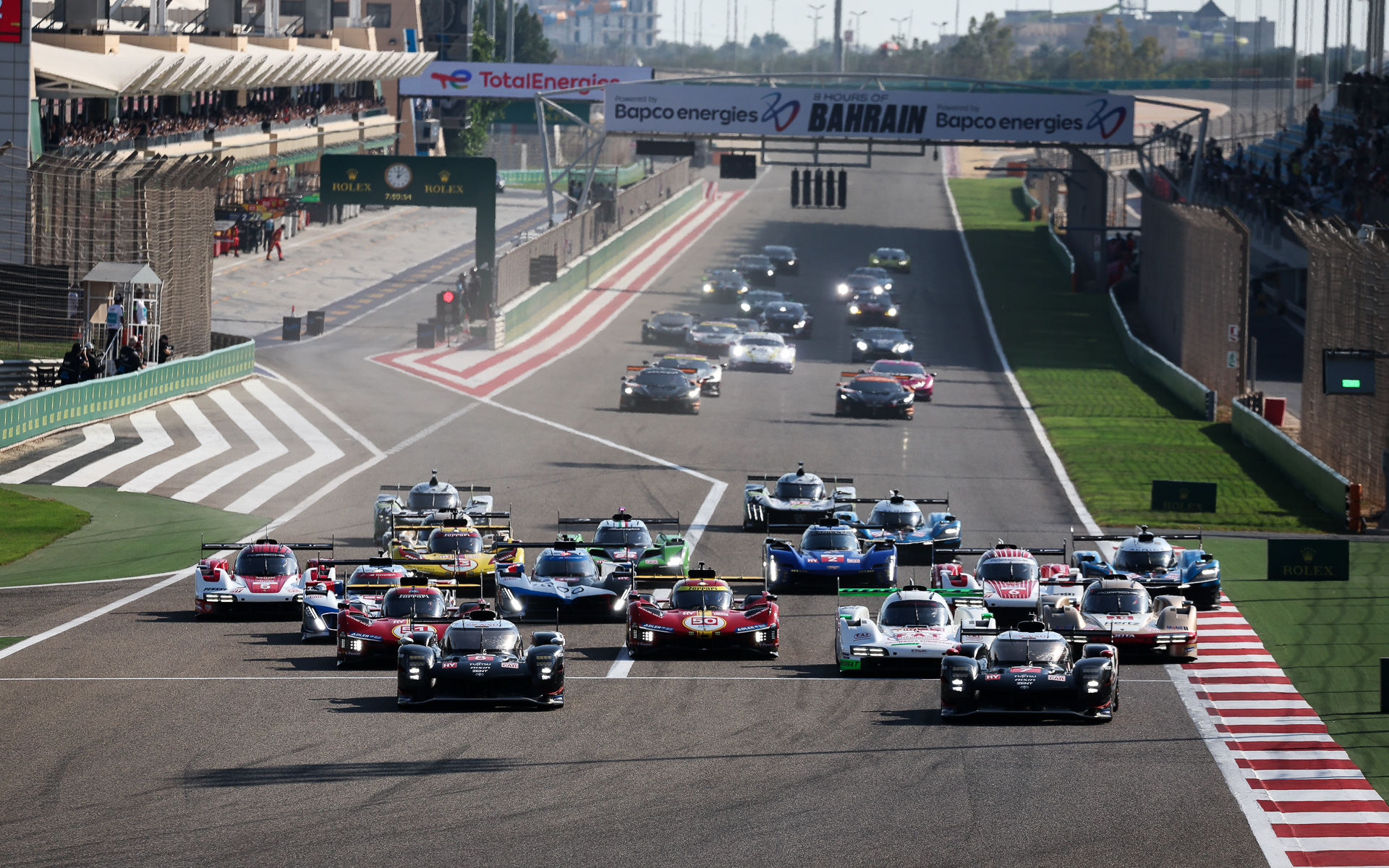 WEC最終戦バーレーン8時間のスタート