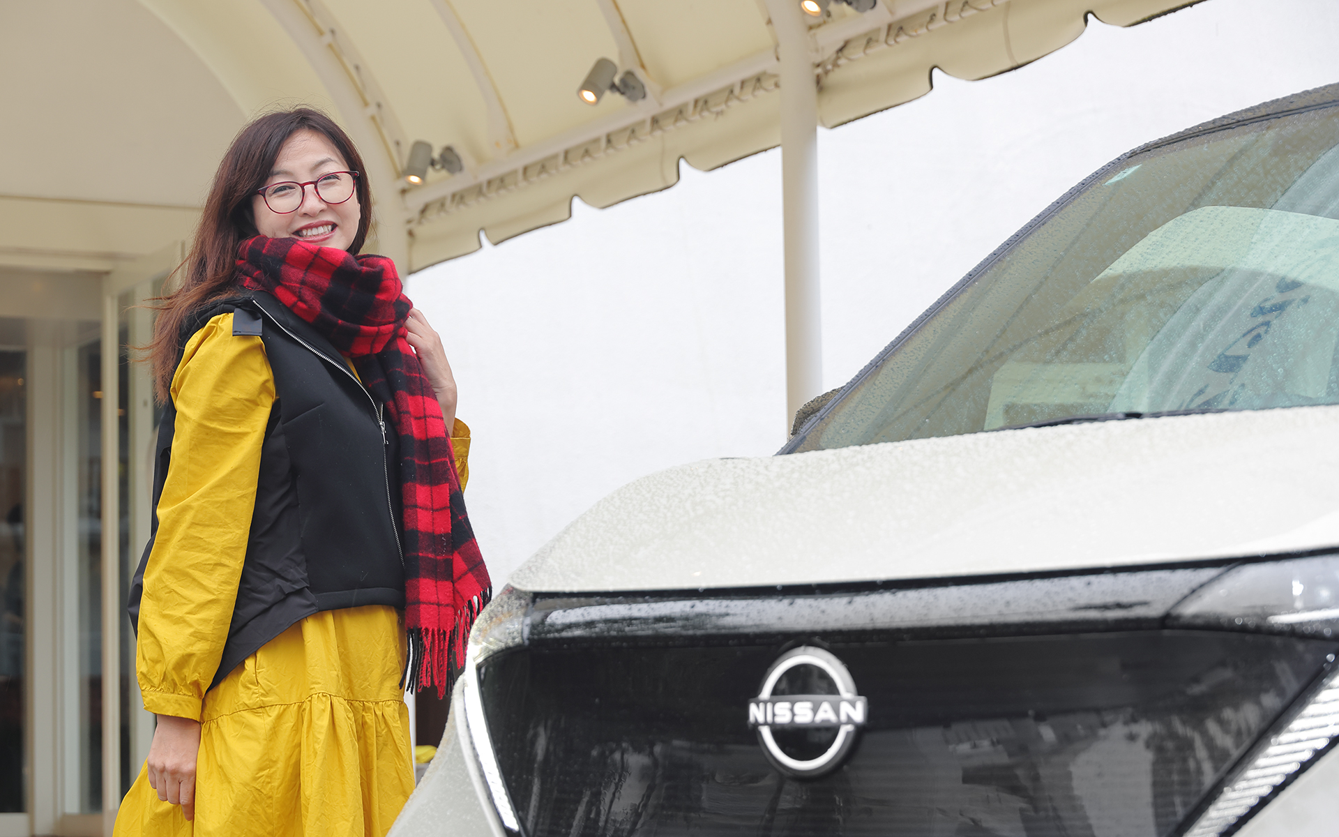 先進感と存在感がある“光る”日産エンブレム