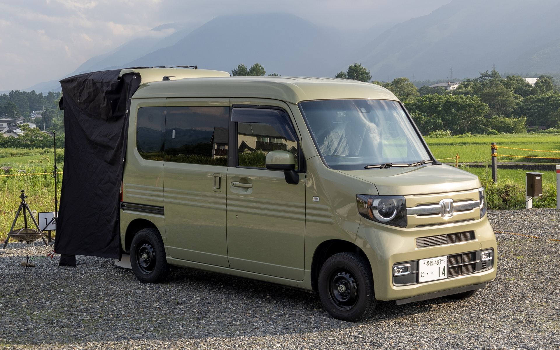 1人分の趣味の道具を積むならちょうどいい空間を持つN-VAN。ハマる人には「変わりに乗るクルマはない」と思うほどシックリくる存在だ