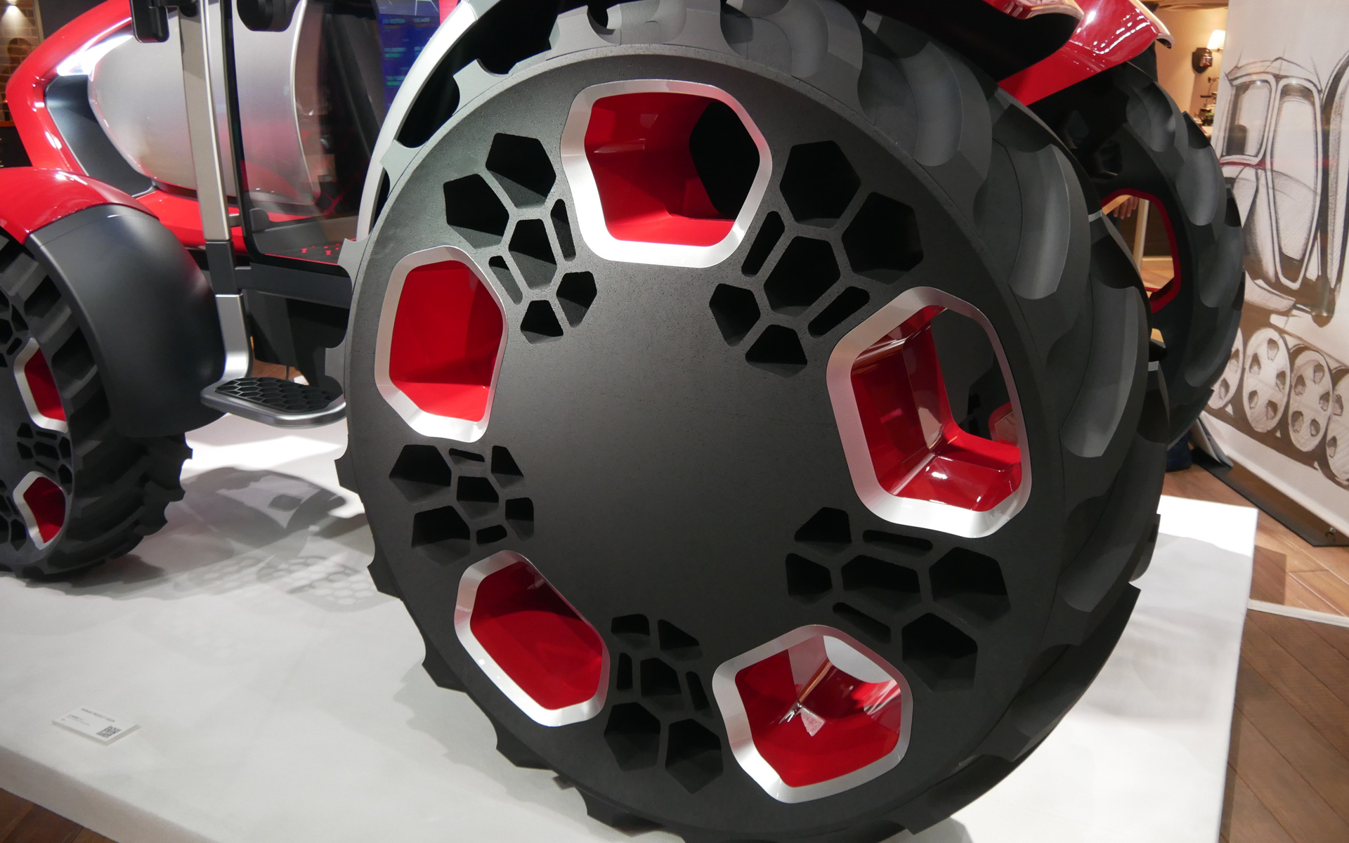 エアレスタイヤを採用し、公道走行も可能にしている