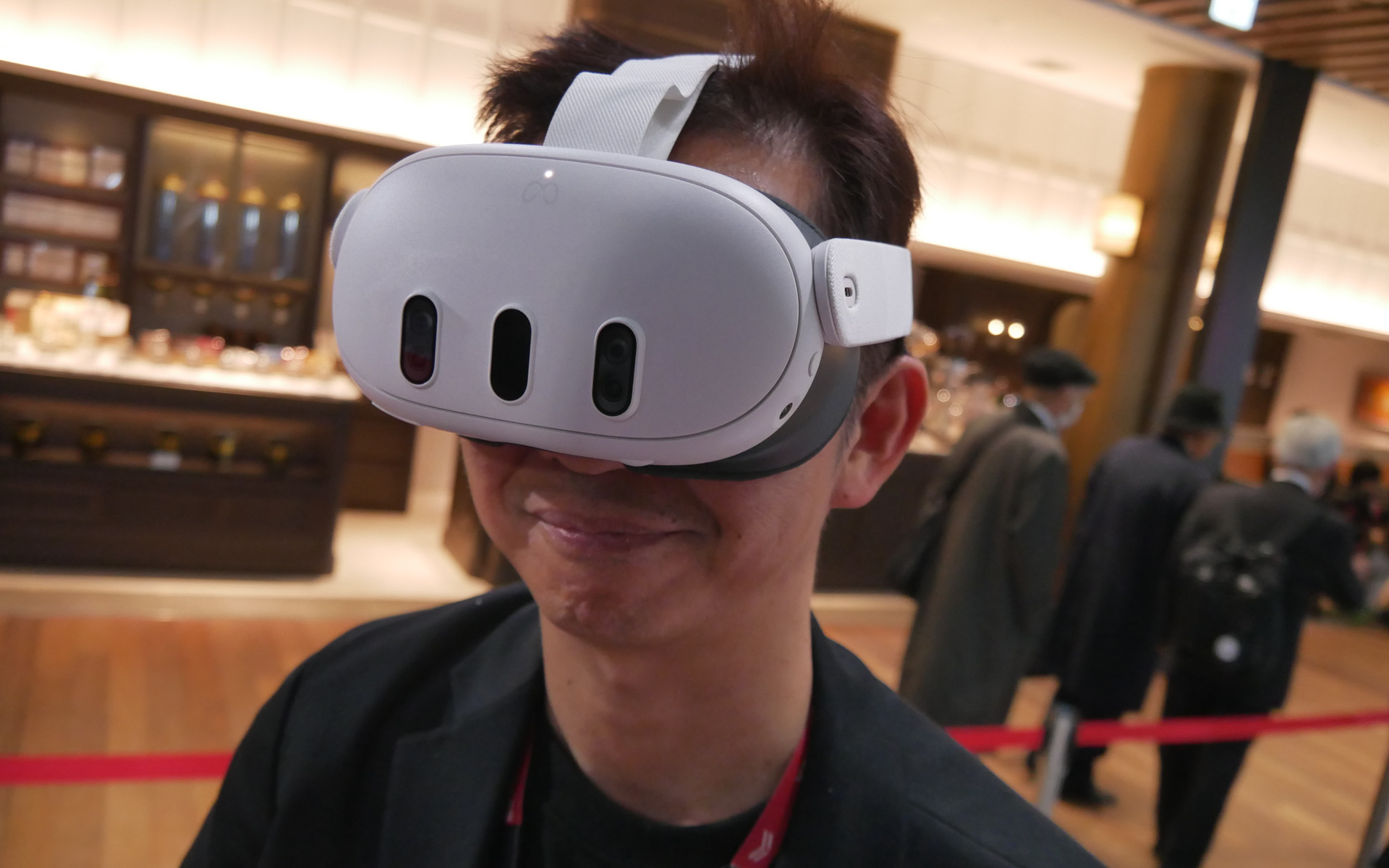 イベント期間中はVRゴーグルを使って、「YPV-L」の疑似操縦体験ができる