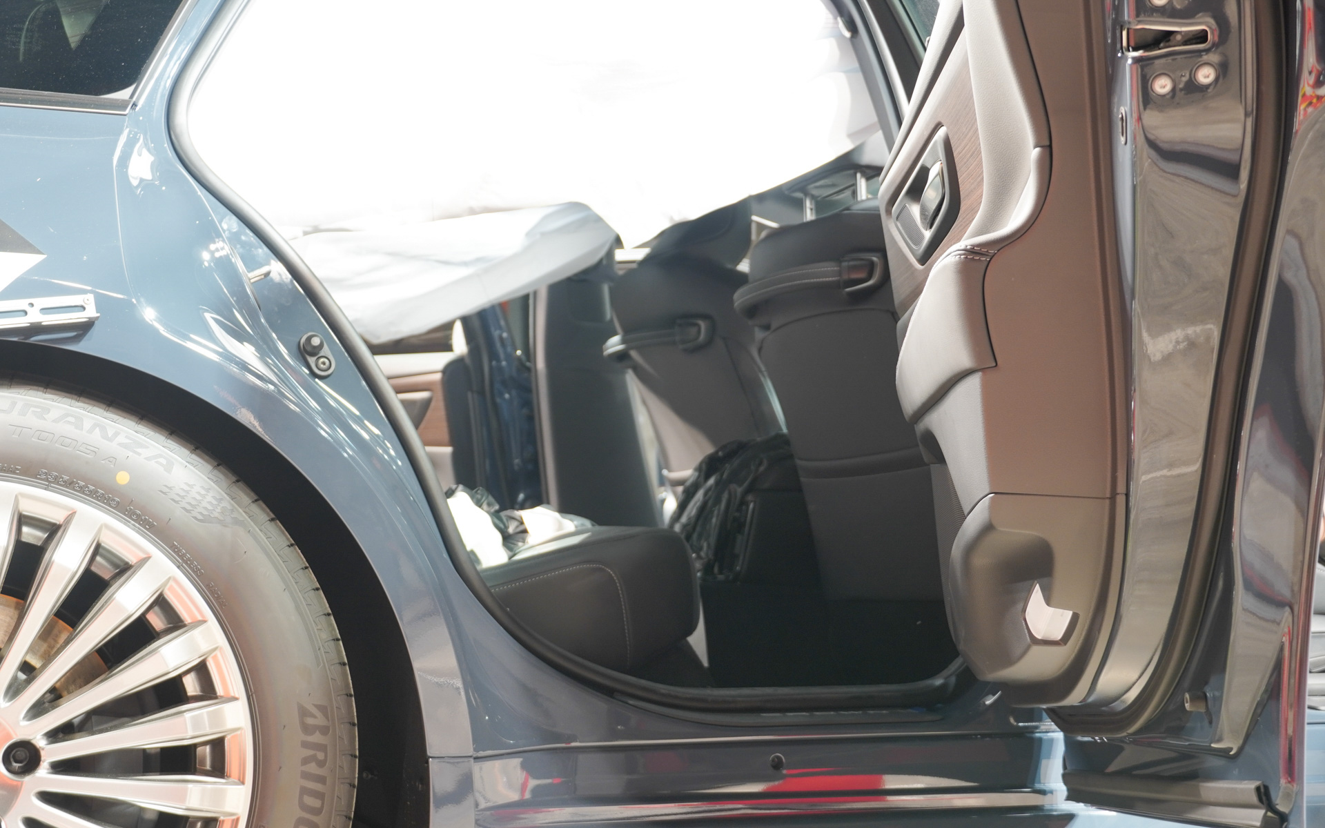 後席のエアバッグ