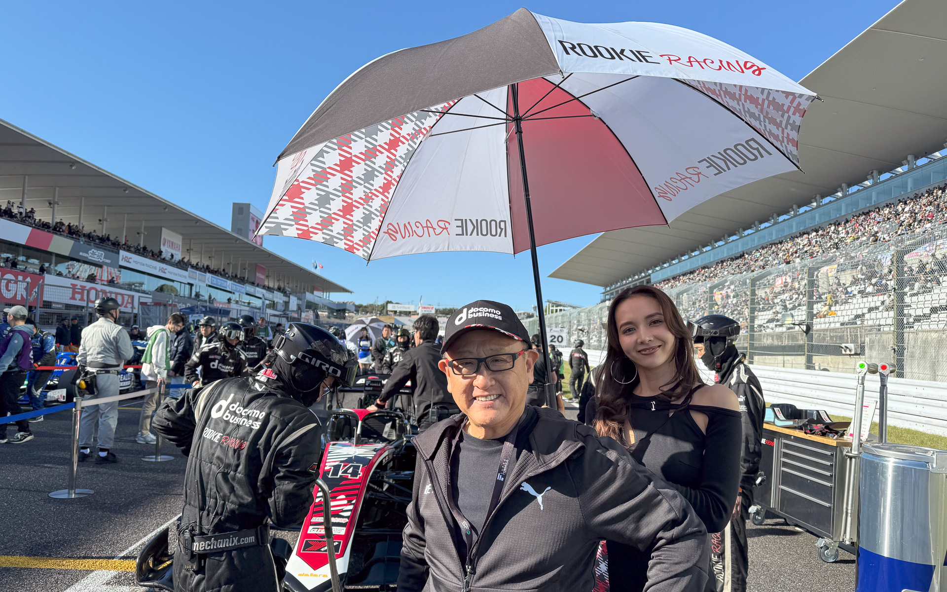 スーパーフォーミュラ最終ラウンドに来場したルーキーレーシング チームオーナー 豊田章男氏