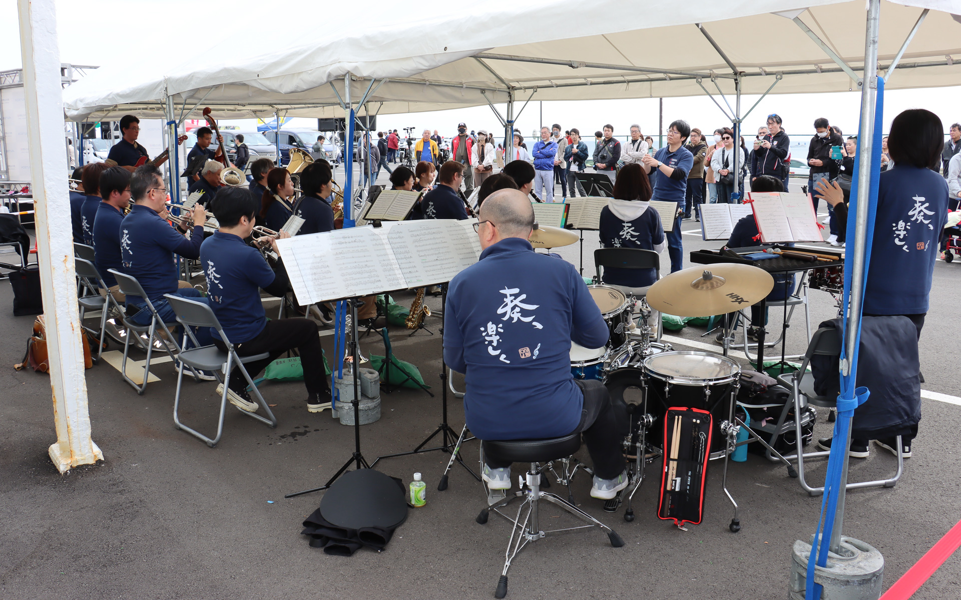 日産自動車吹奏楽団の演奏シーン