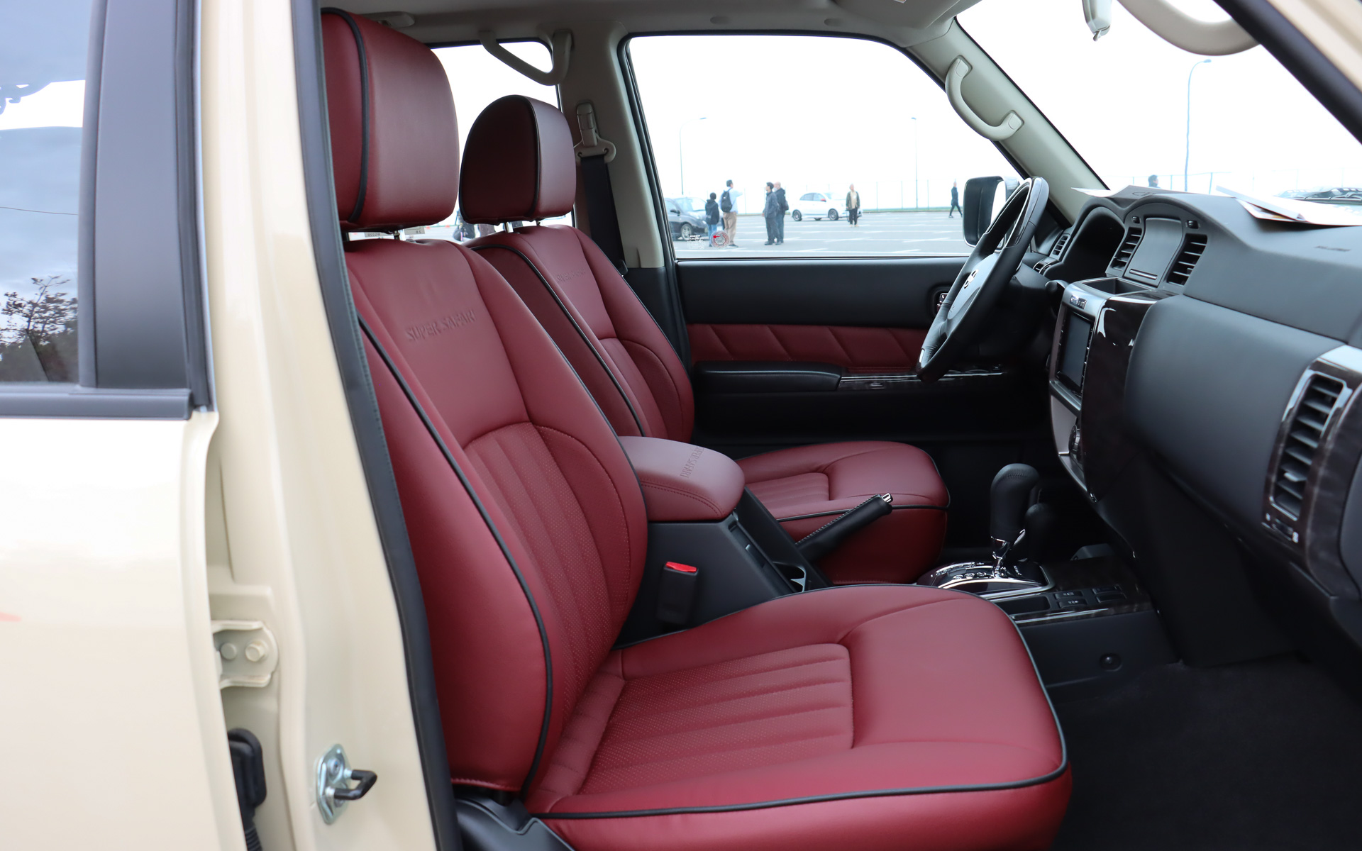 海外向け車両のカスタムカーの一例として展示された「パトロール スーパーサファリ」