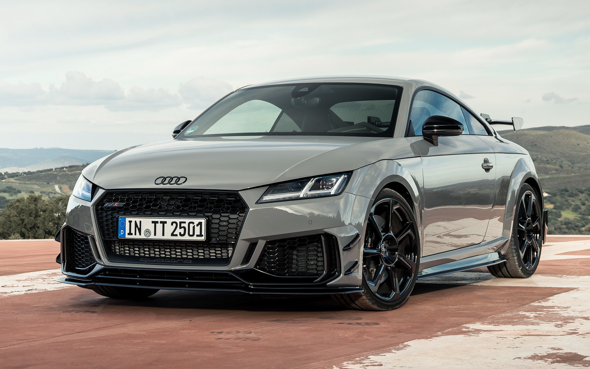 3代目TT RSクーペ アイコニックエディション