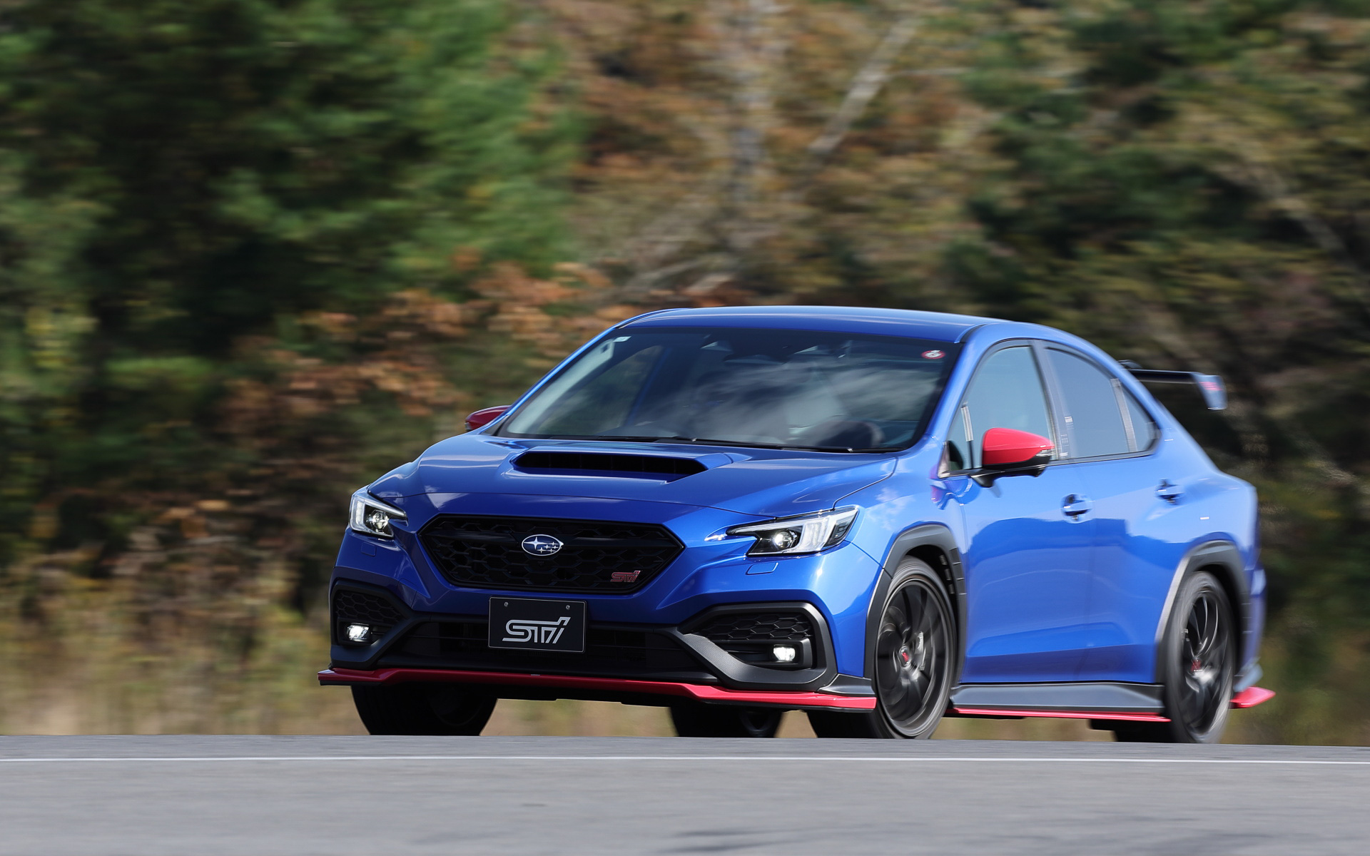 クセのないハンドリングが楽しめたWRX S4 STI Sport R EXのデモカー