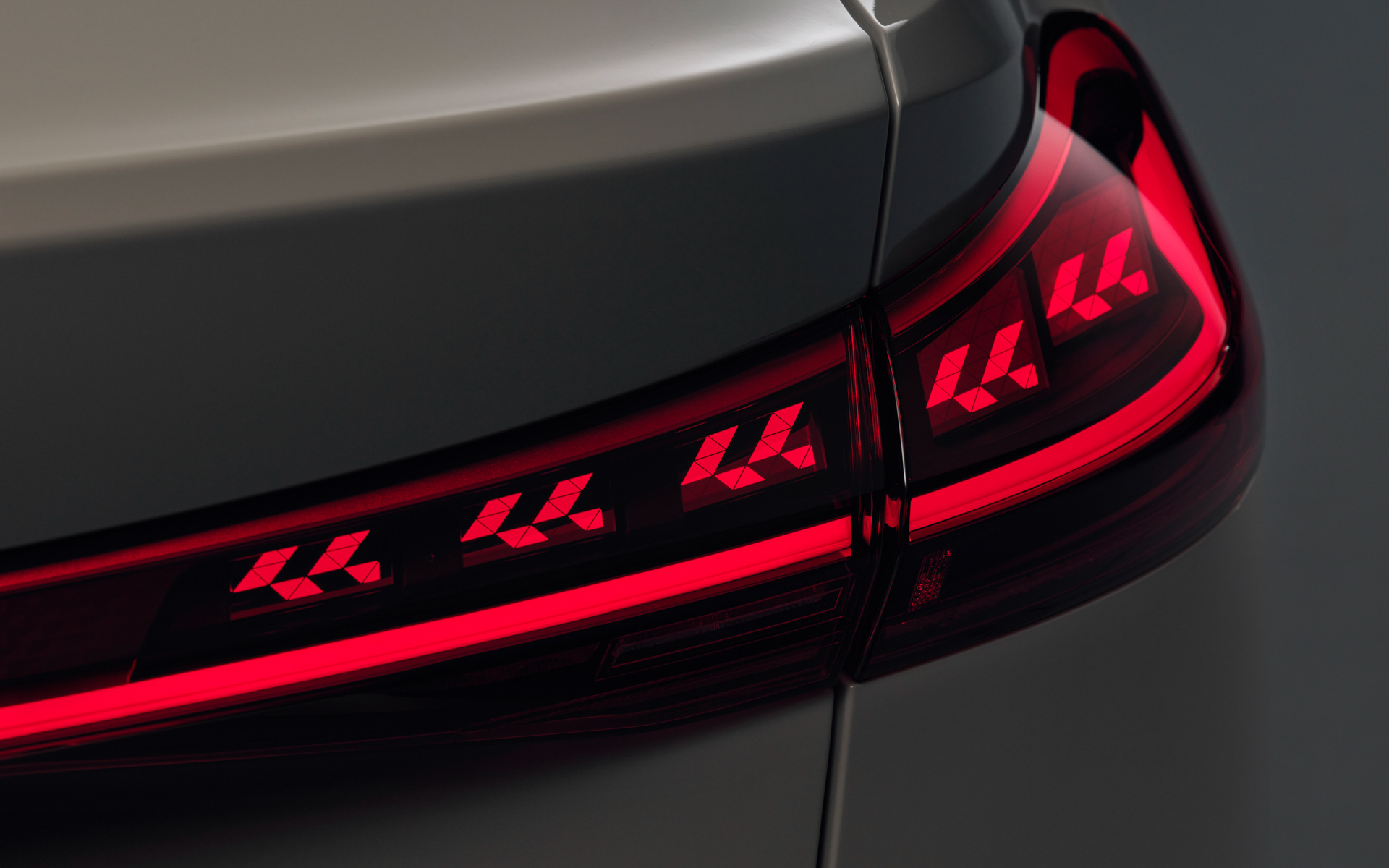 第2世代のデジタルOLEDリアライト