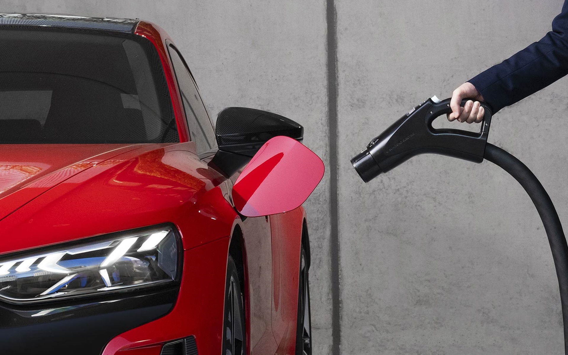 充電規格「CHAdeMO 2.0.1」まで対応。CHAdeMOアダプターは利用できない