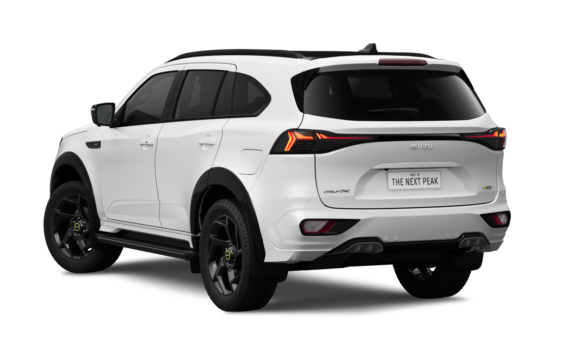 MU-Xのボディサイズは、4,860×1885×1875mm（全長×全幅×全高/シャークフィン含む）。ホイールベースは2855mm。車両重量は2045kg、最小回転半径は5.6m