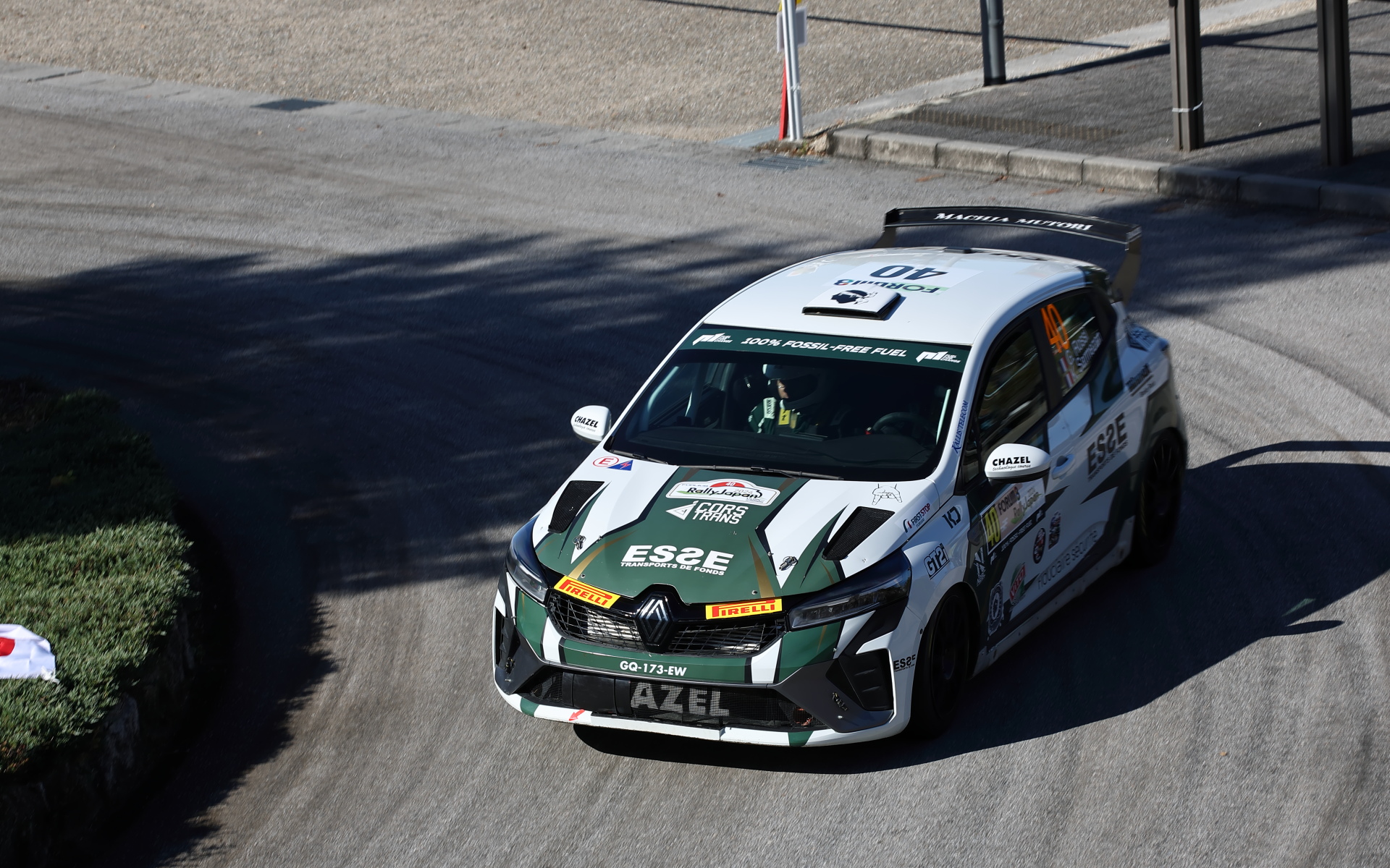 シェイクダウンを行なうルノー クリオR3