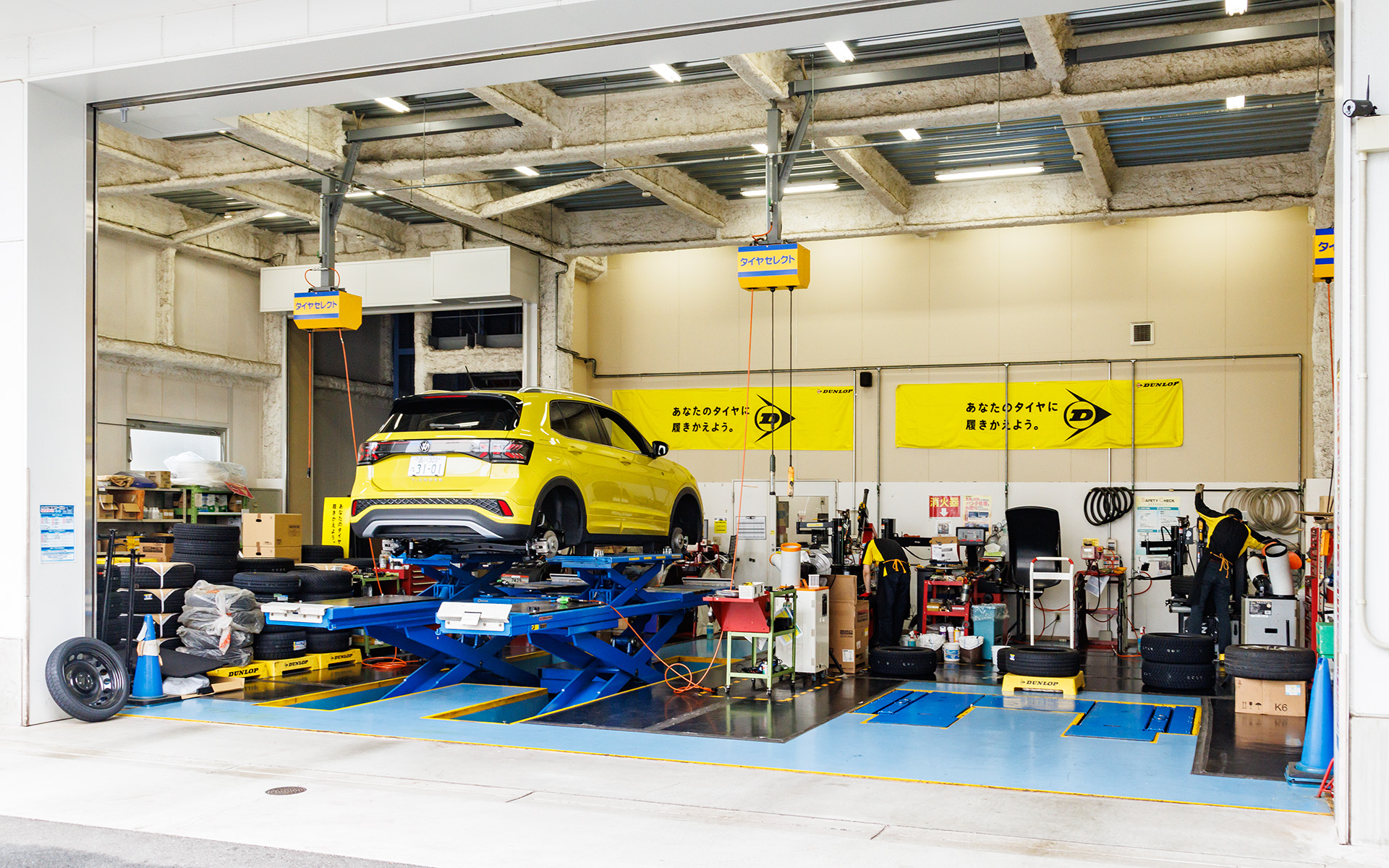 バランス調整をやってもらってタイヤ交換完了！　タイヤの購入や交換は、専門知識が豊富で、高い技術力を持つタイヤ専門店に頼むのが安心です