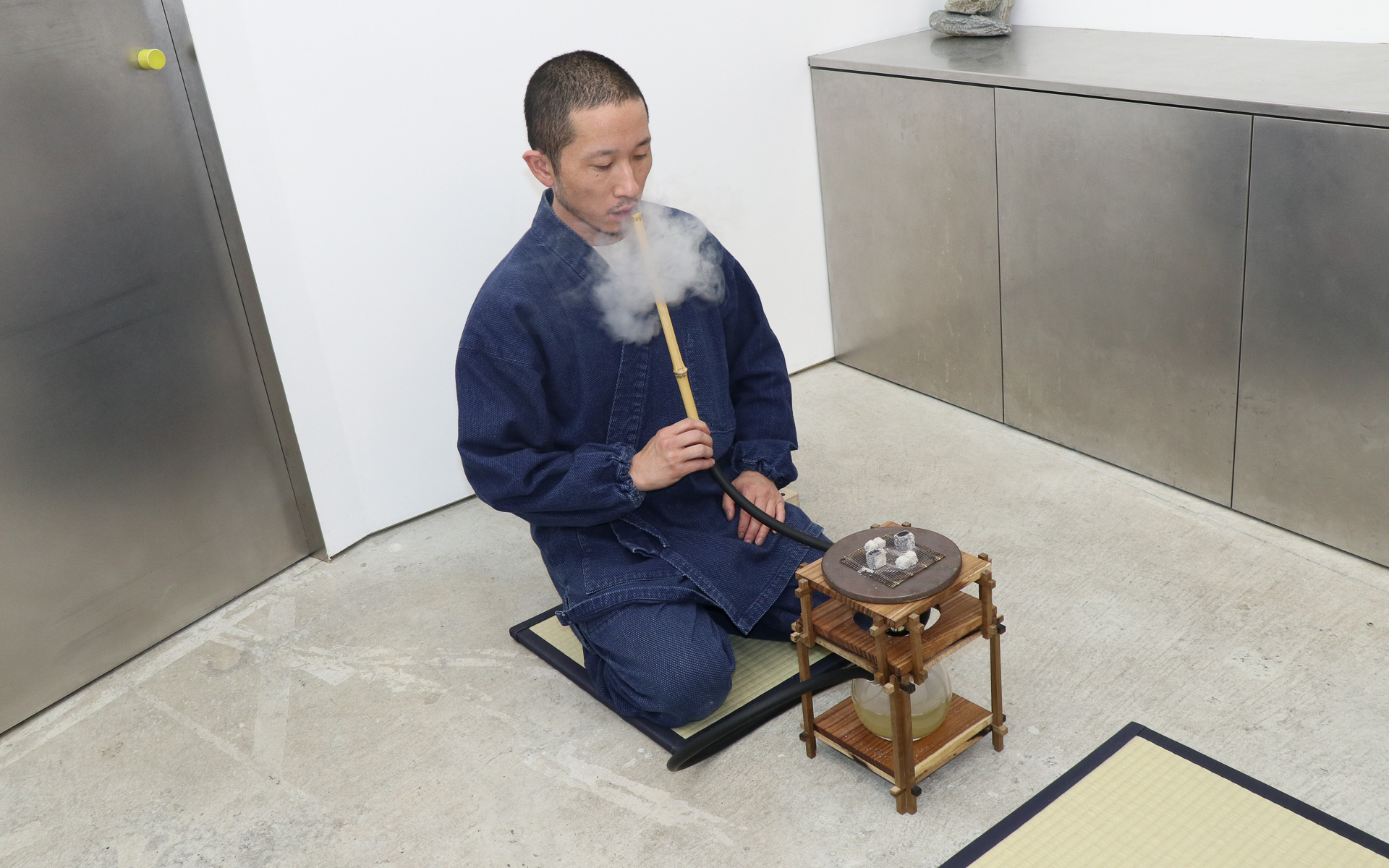 煙を吸い込む動作が深呼吸にもつながる