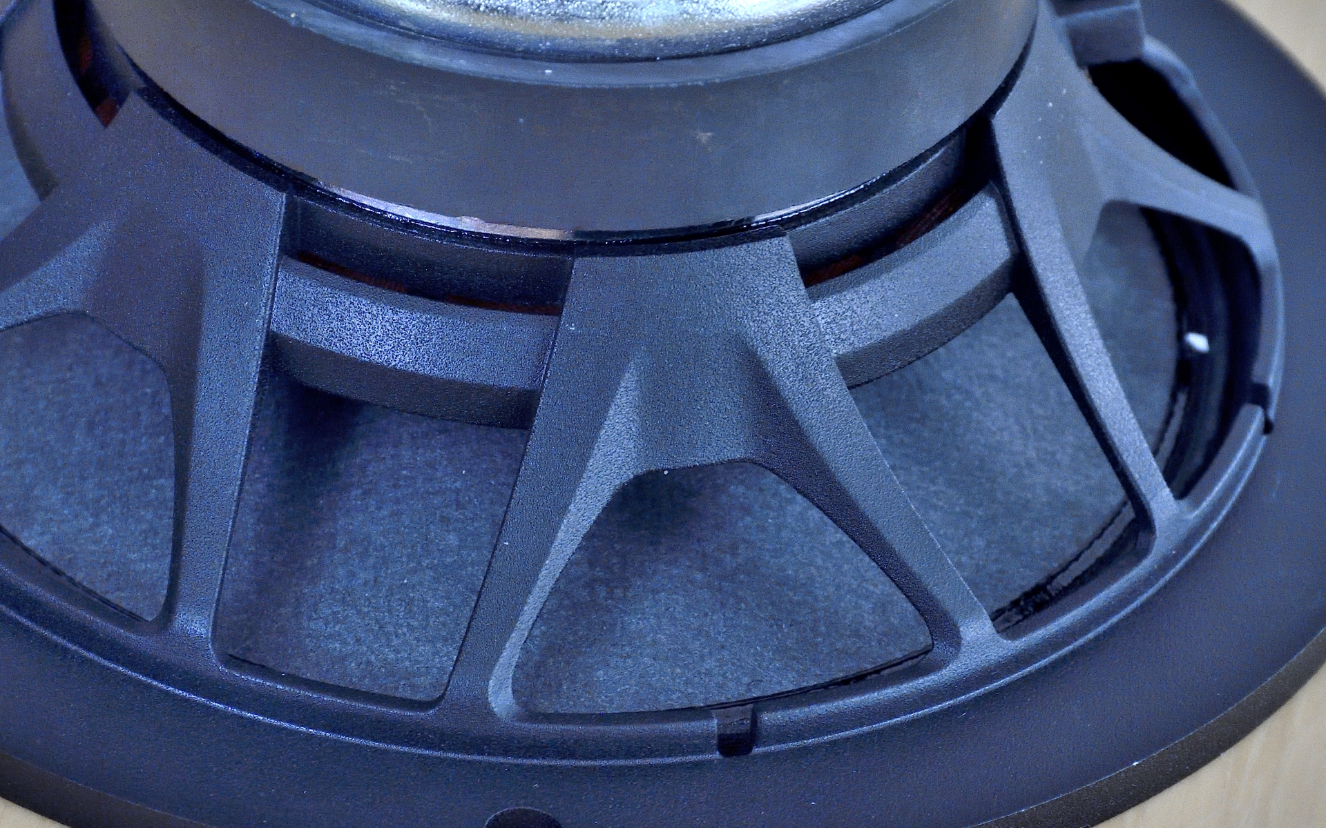 剛性アップを狙った新開発のトラスバスケットフレーム