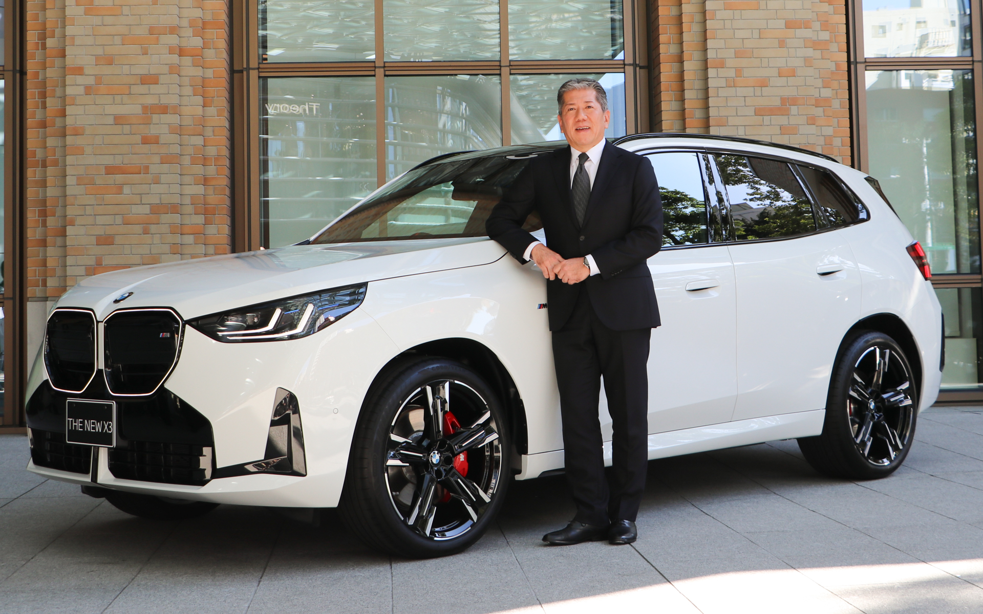 ビー・エム・ダブリュー株式会社 代表取締役社長 長谷川正敏氏と新型「X3 M50 xDrive」