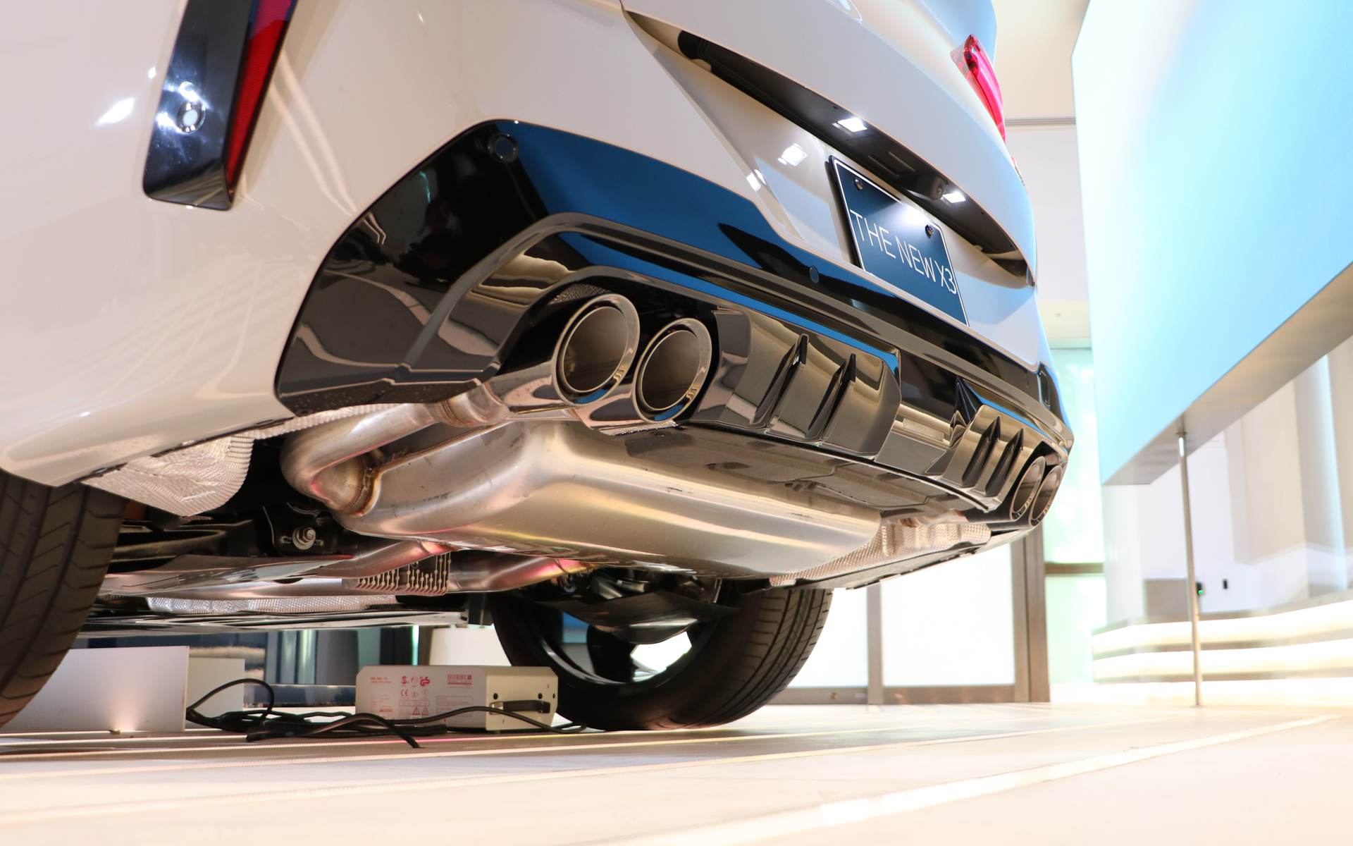 4本出しマフラーがスポーティさを増している