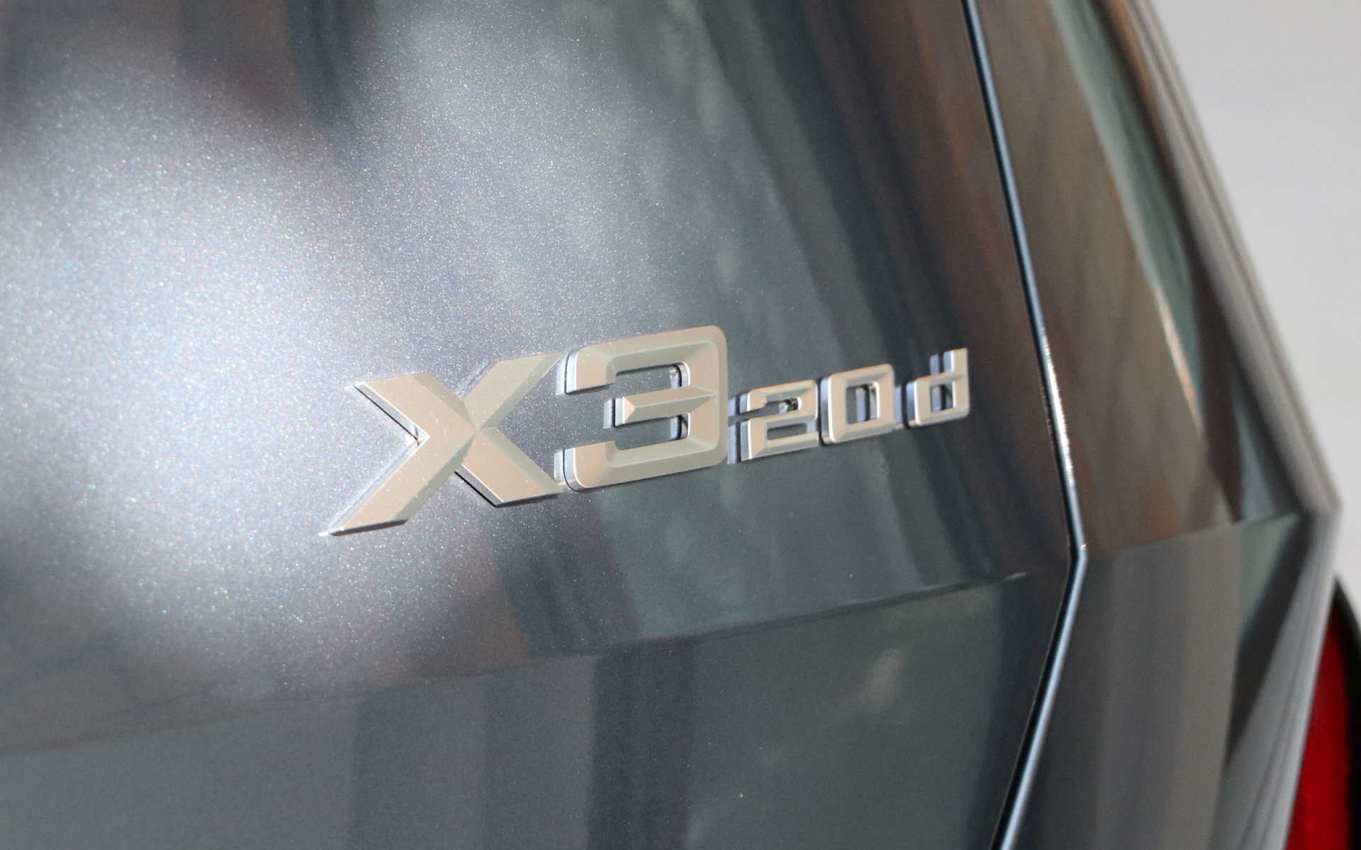 X3 20dのエンブレム