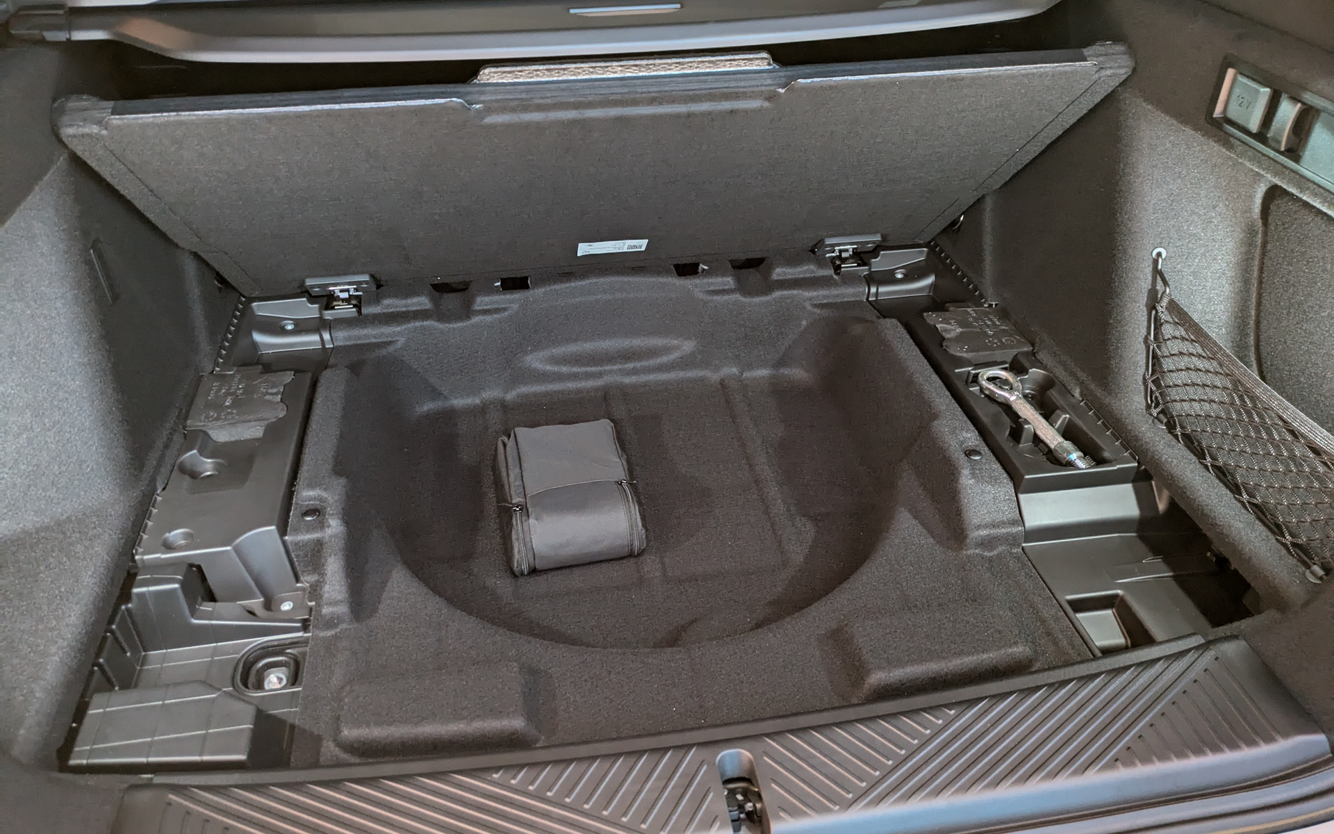 下段にも収納可能