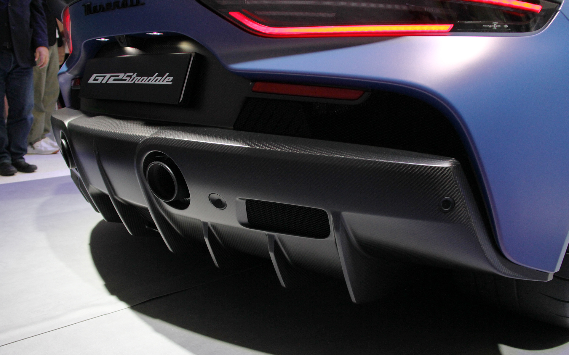 空力を追求するとともに、カーボンパーツの多用などによりMC20比で59kgの軽量化にも成功